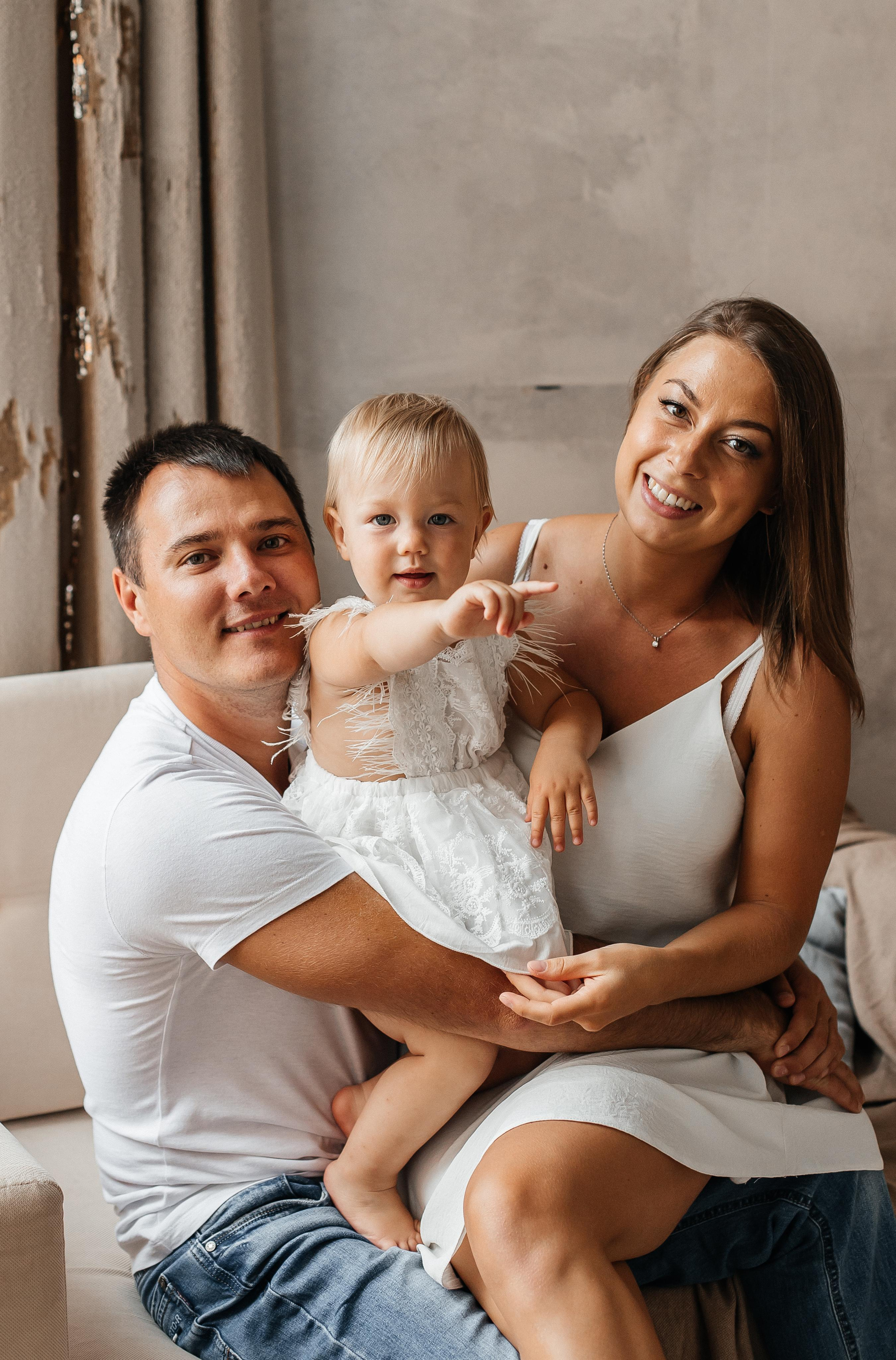 Семейная фотосессия (1 годик). Фотограф Авилова Дарья ● Тюмень● Съемка больших семей ●Архив поколений