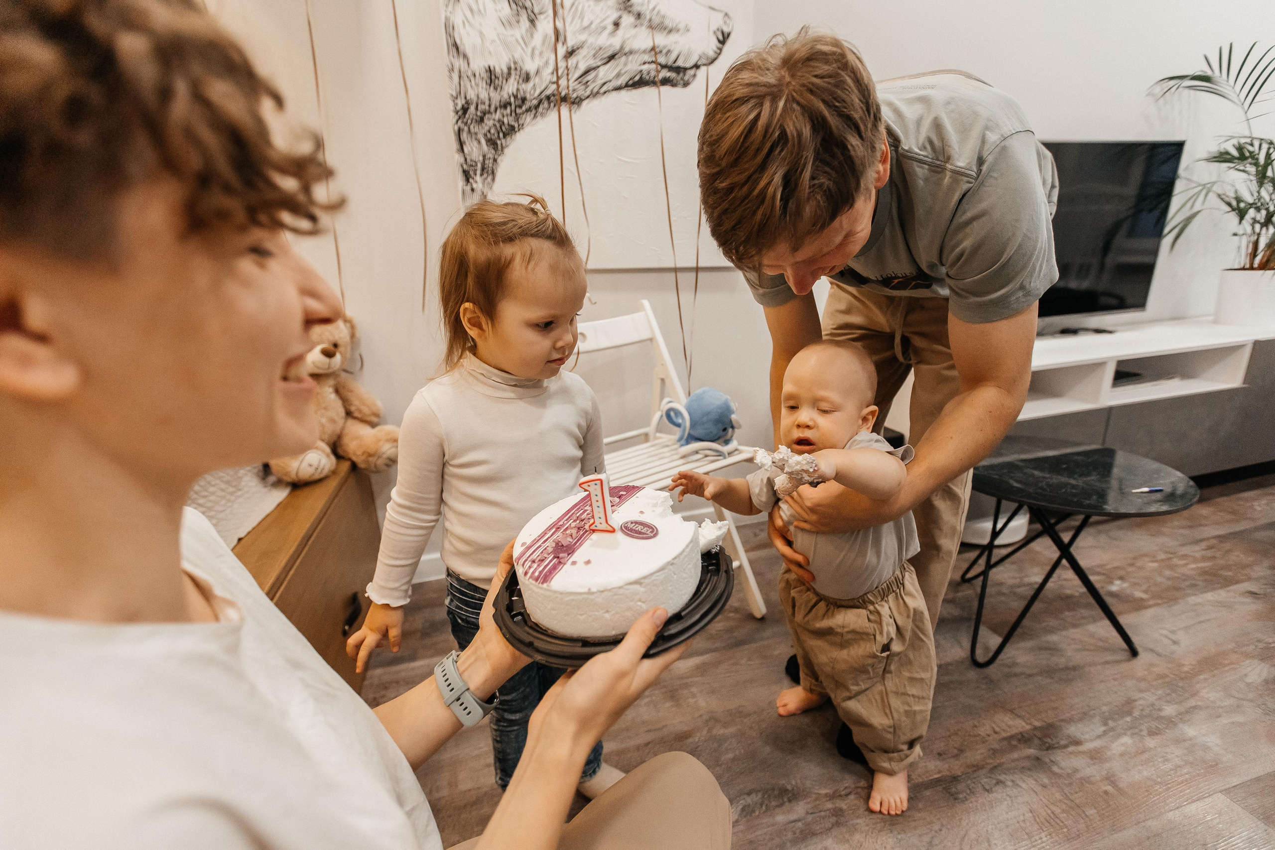1 год дома. Фотограф Авилова Дарья ● Тюмень● Съемка больших семей ●Архив поколений