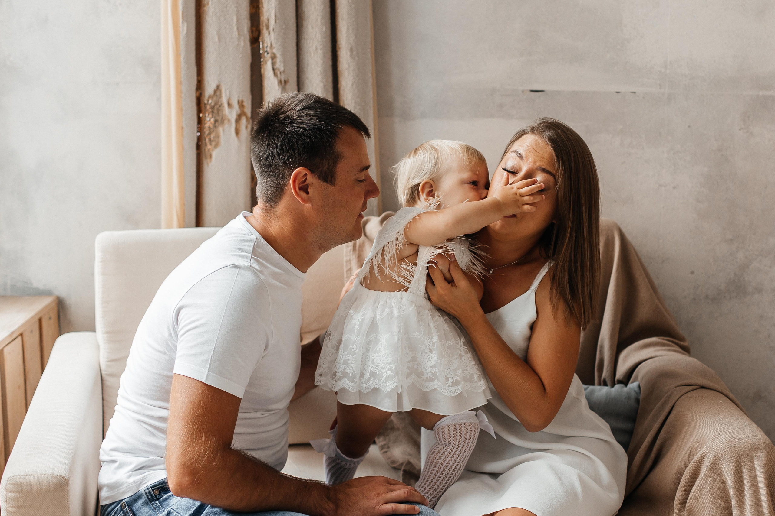 Семейная фотосессия (1 годик). Фотограф Авилова Дарья ● Тюмень● Съемка больших семей ●Архив поколений