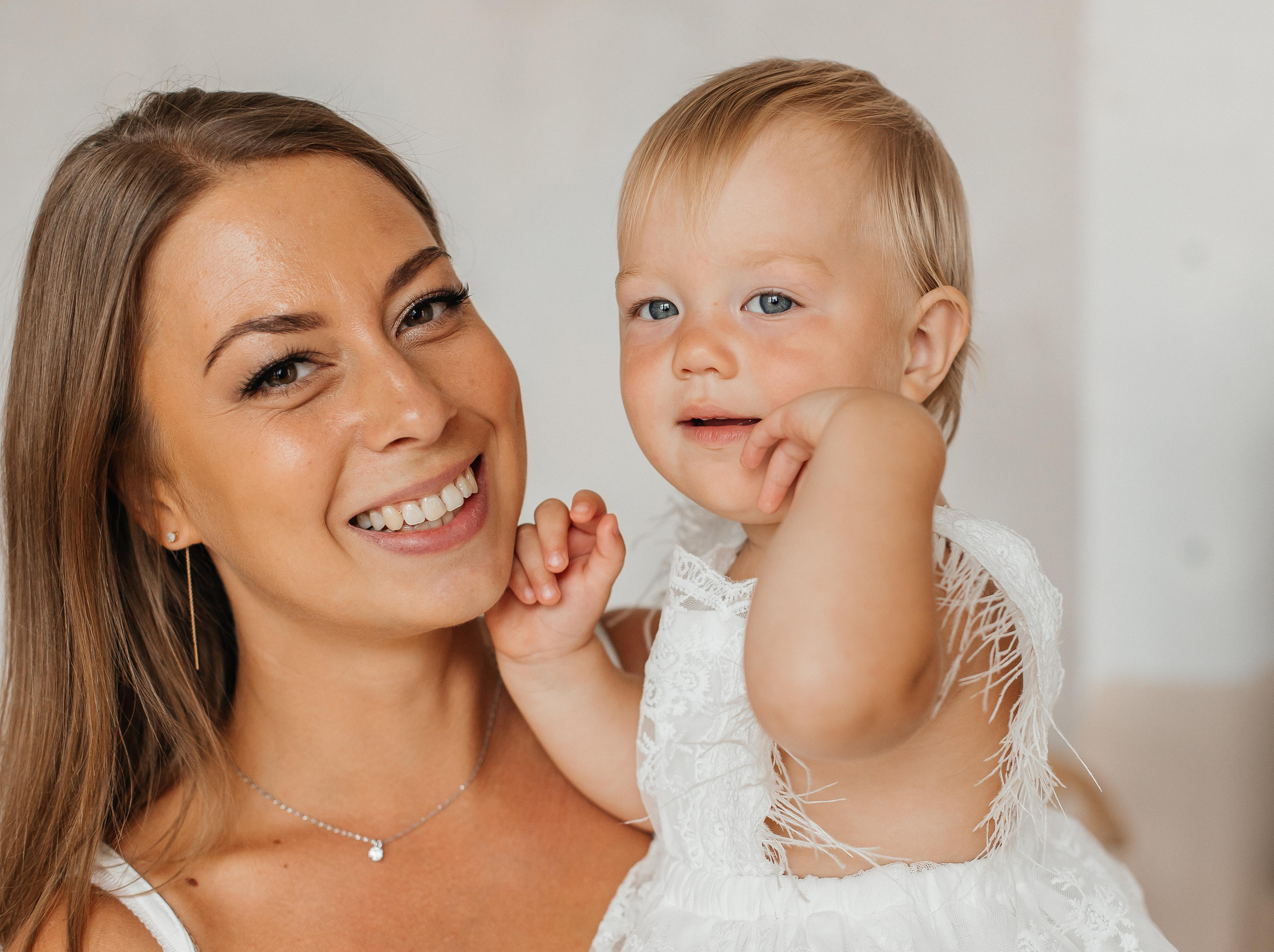 Семейная фотосессия (1 годик). Фотограф Авилова Дарья ● Тюмень● Съемка больших семей ●Архив поколений