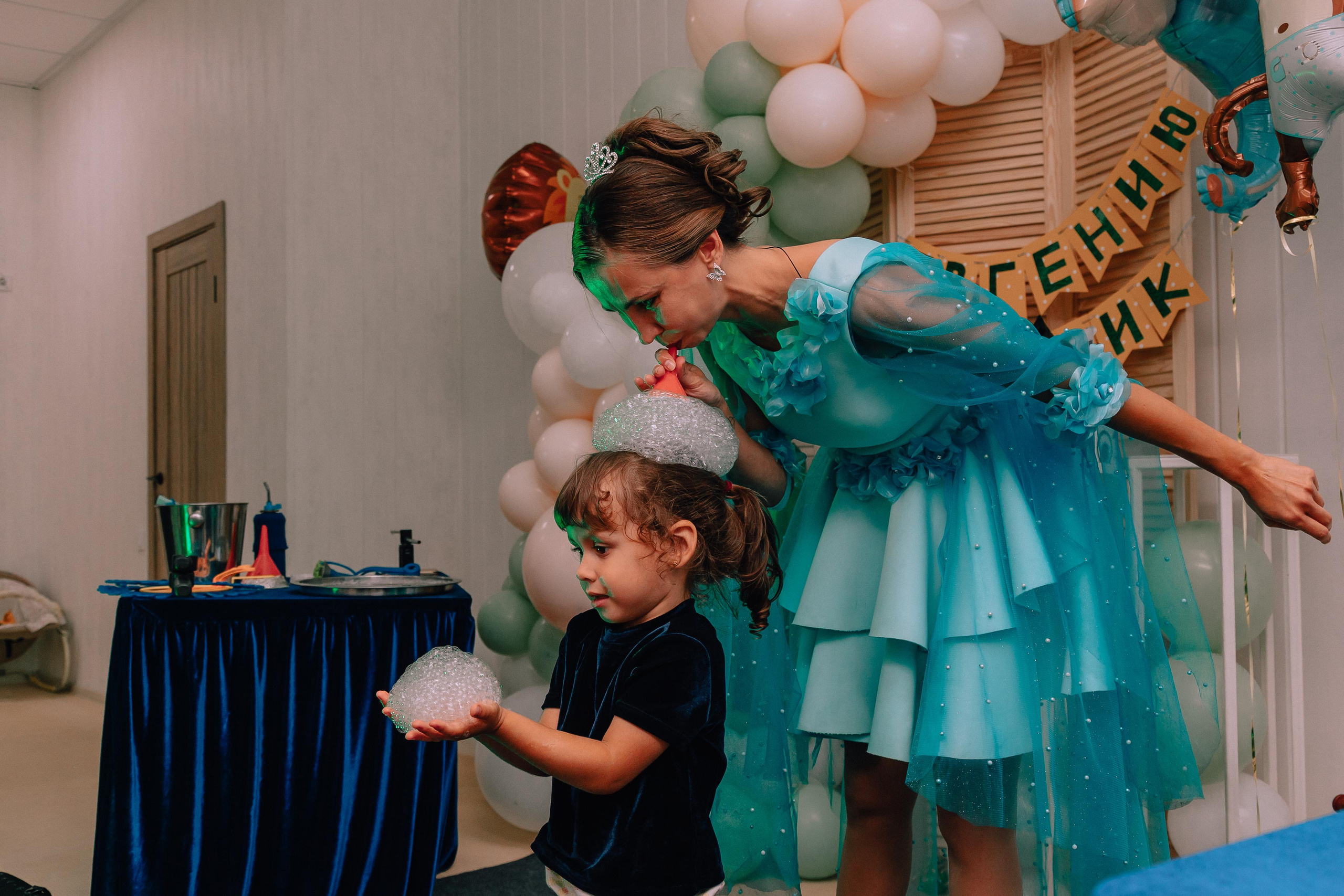 1 год в игровой. Фотограф Авилова Дарья ● Тюмень● Съемка больших семей ●Архив поколений