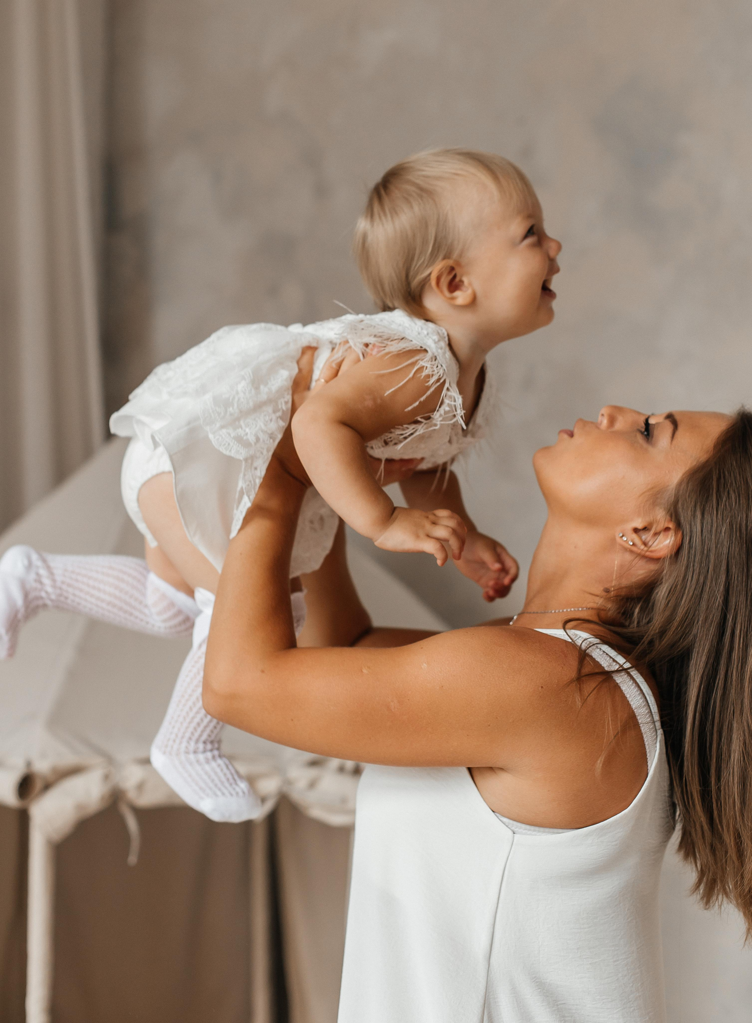 Семейная фотосессия (1 годик). Фотограф Авилова Дарья ● Тюмень● Съемка больших семей ●Архив поколений