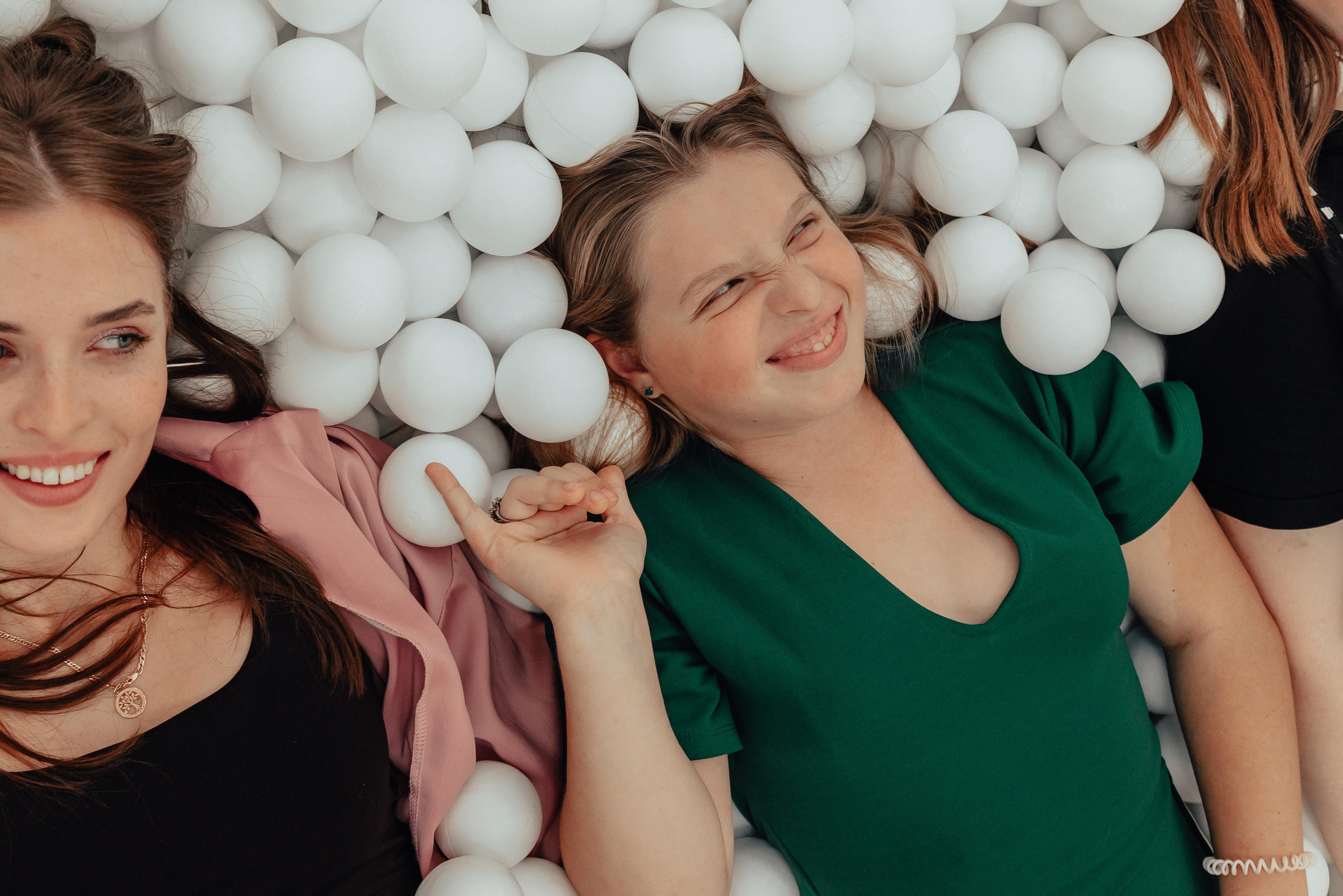 1 год в игровой. Фотограф Авилова Дарья ● Тюмень● Съемка больших семей ●Архив поколений