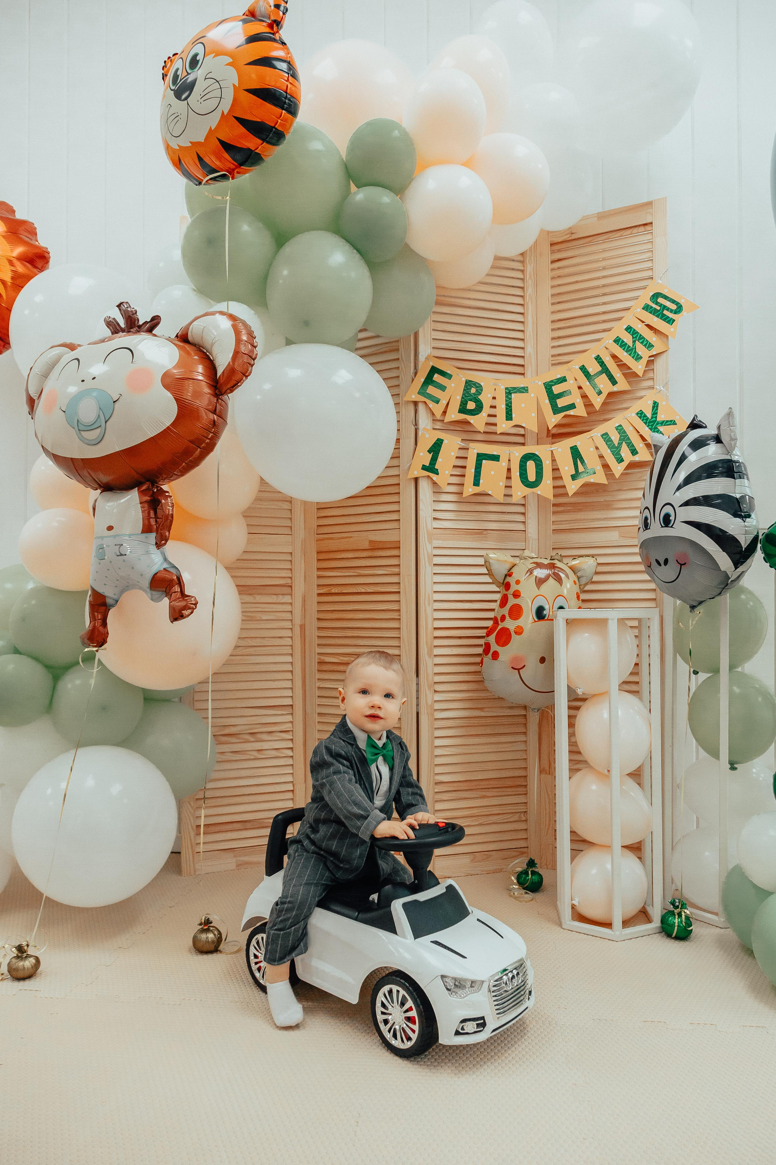 1 год в игровой. Фотограф Авилова Дарья ● Тюмень● Съемка больших семей ●Архив поколений