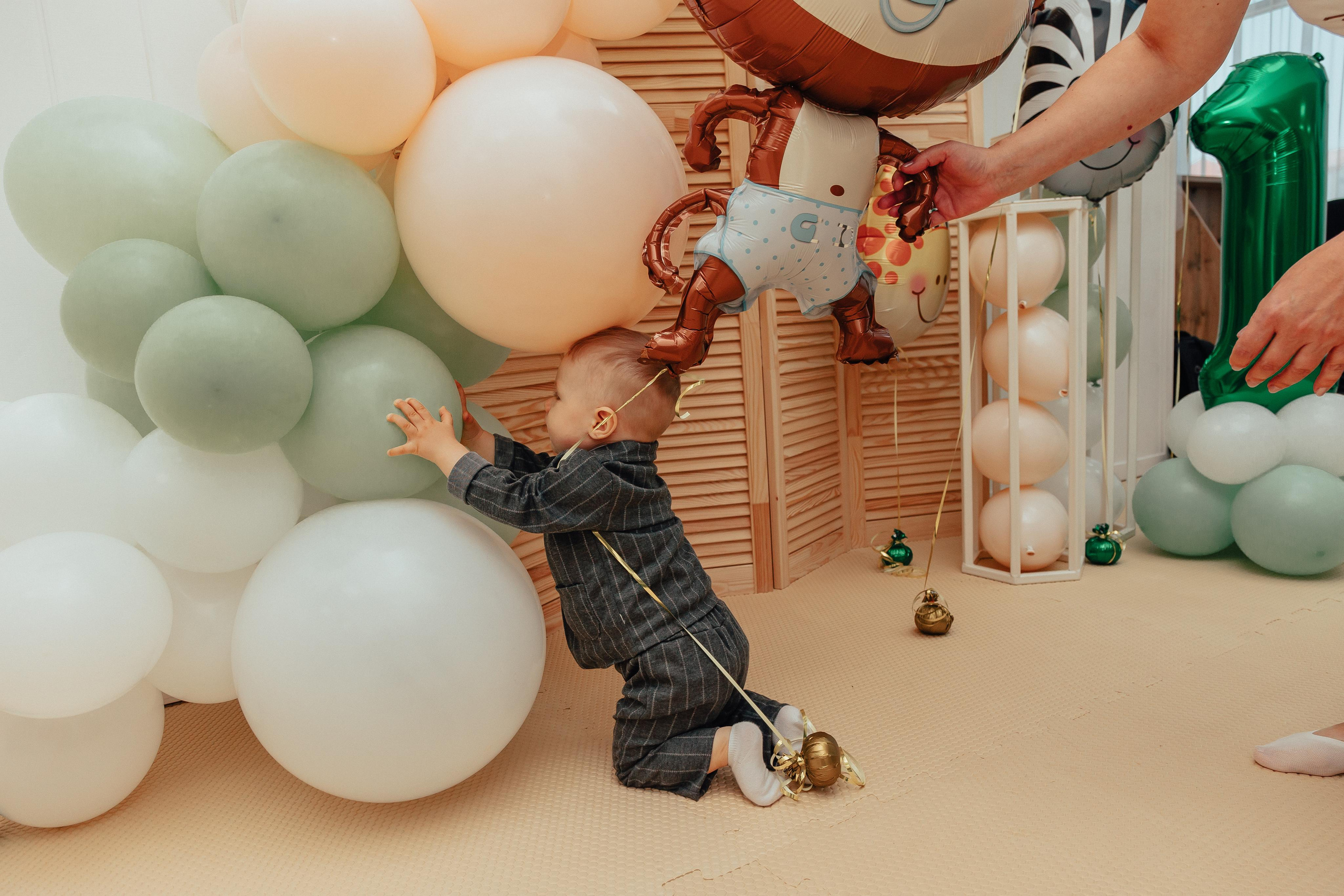 1 год в игровой. Фотограф Авилова Дарья ● Тюмень● Съемка больших семей ●Архив поколений