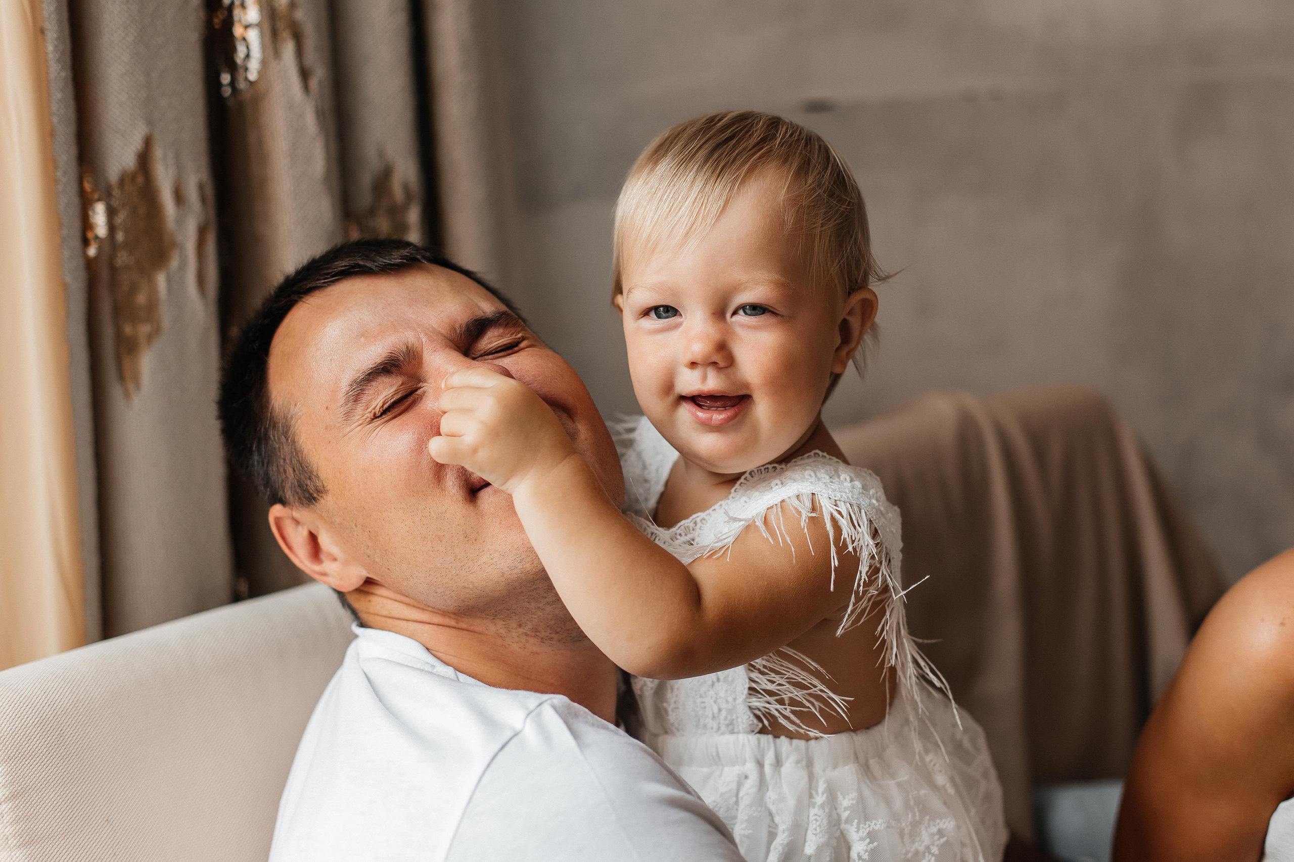 Семейная фотосессия (1 годик). Фотограф Авилова Дарья ● Тюмень● Съемка больших семей ●Архив поколений
