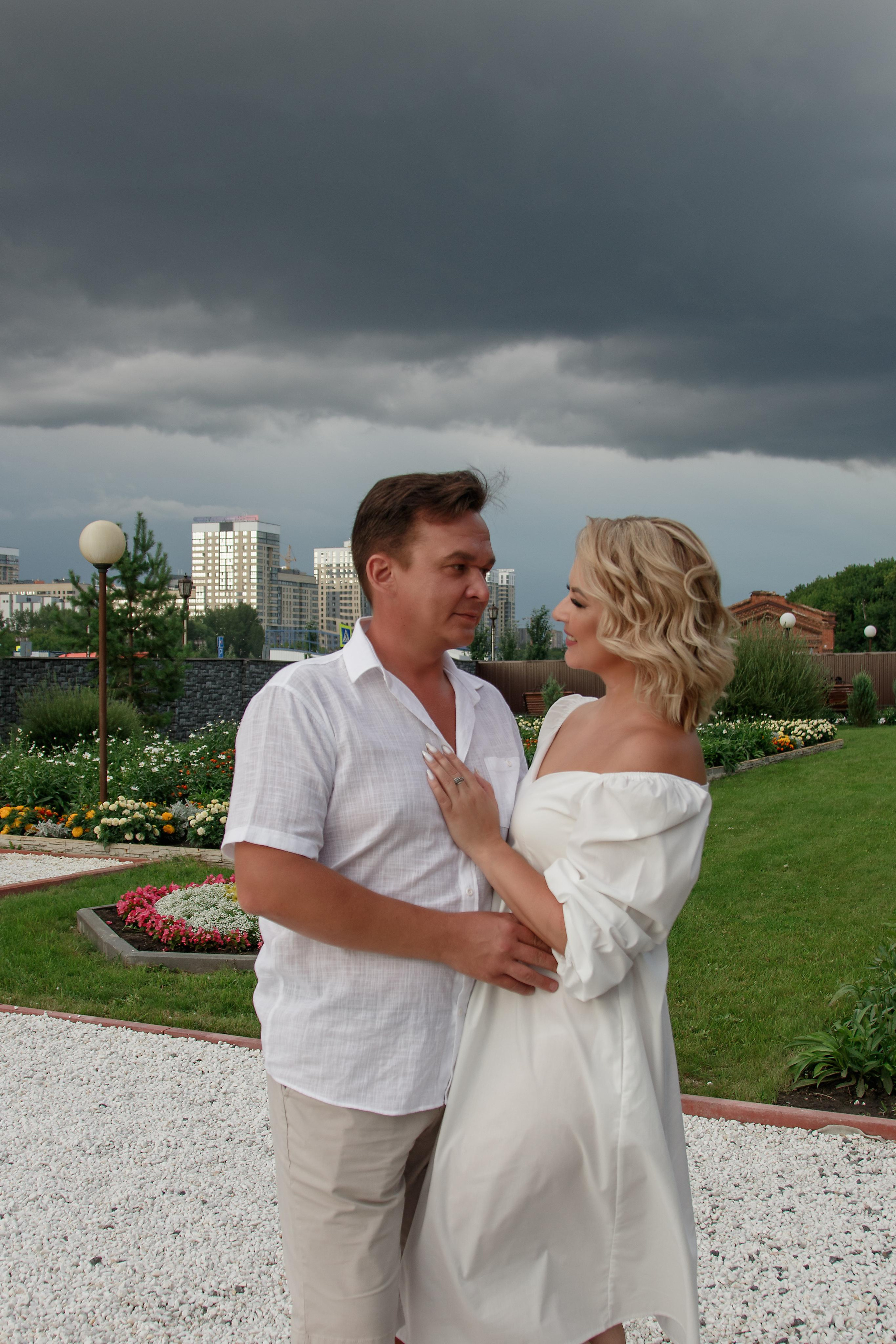 Студия. Фотограф Авилова Дарья ● Тюмень● Съемка больших семей ●Архив поколений