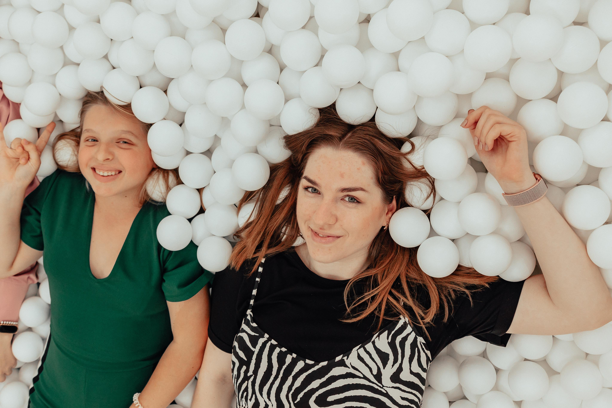 1 год в игровой. Фотограф Авилова Дарья ● Тюмень● Съемка больших семей ●Архив поколений