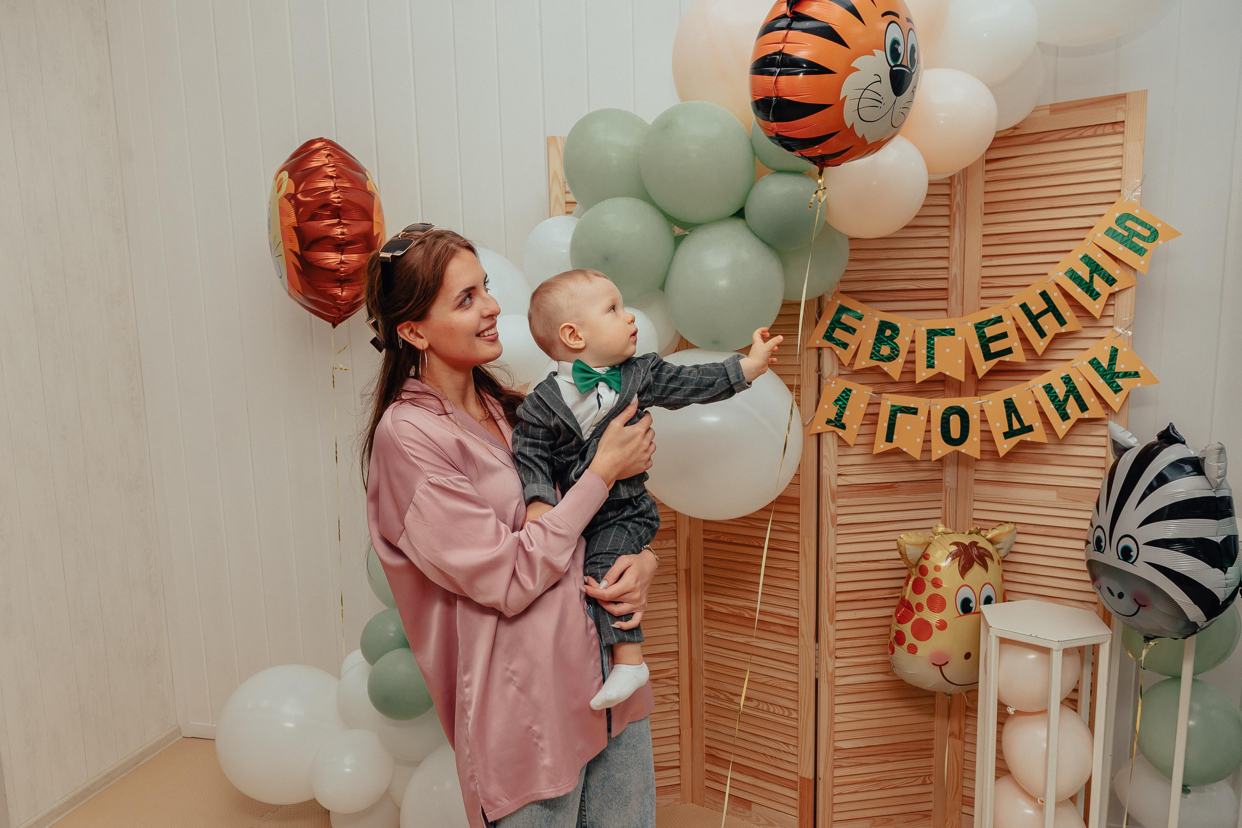 1 год в игровой. Фотограф Авилова Дарья ● Тюмень● Съемка больших семей ●Архив поколений