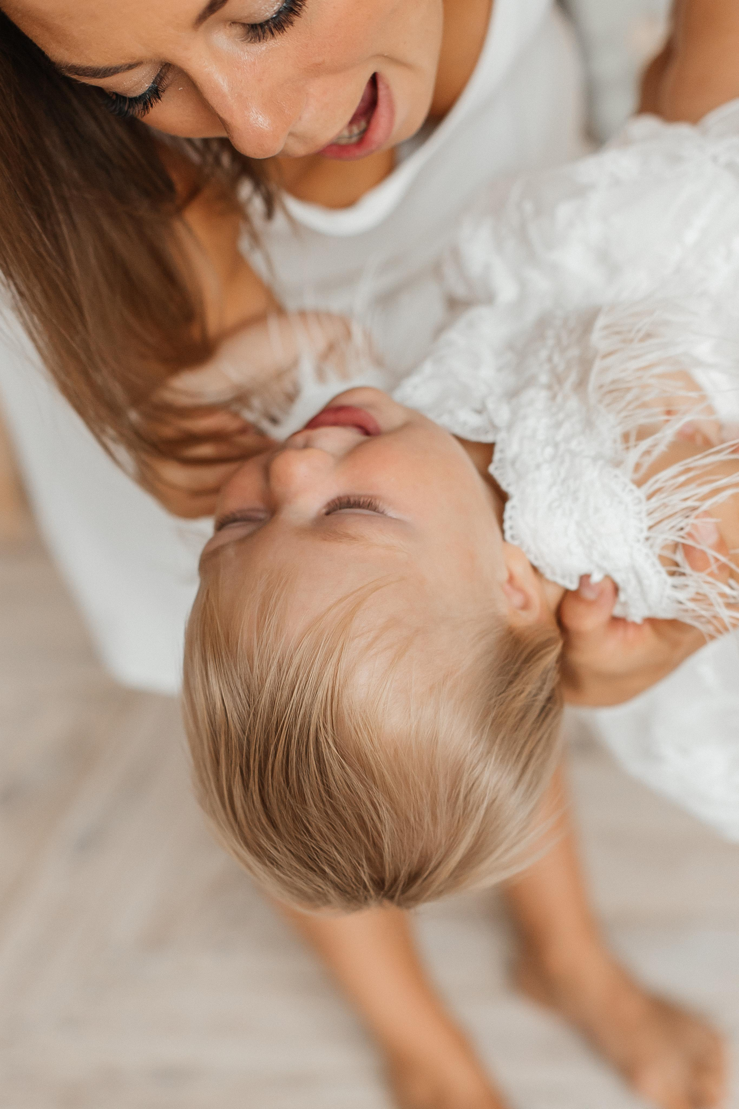 Семейная фотосессия (1 годик). Фотограф Авилова Дарья ● Тюмень● Съемка больших семей ●Архив поколений