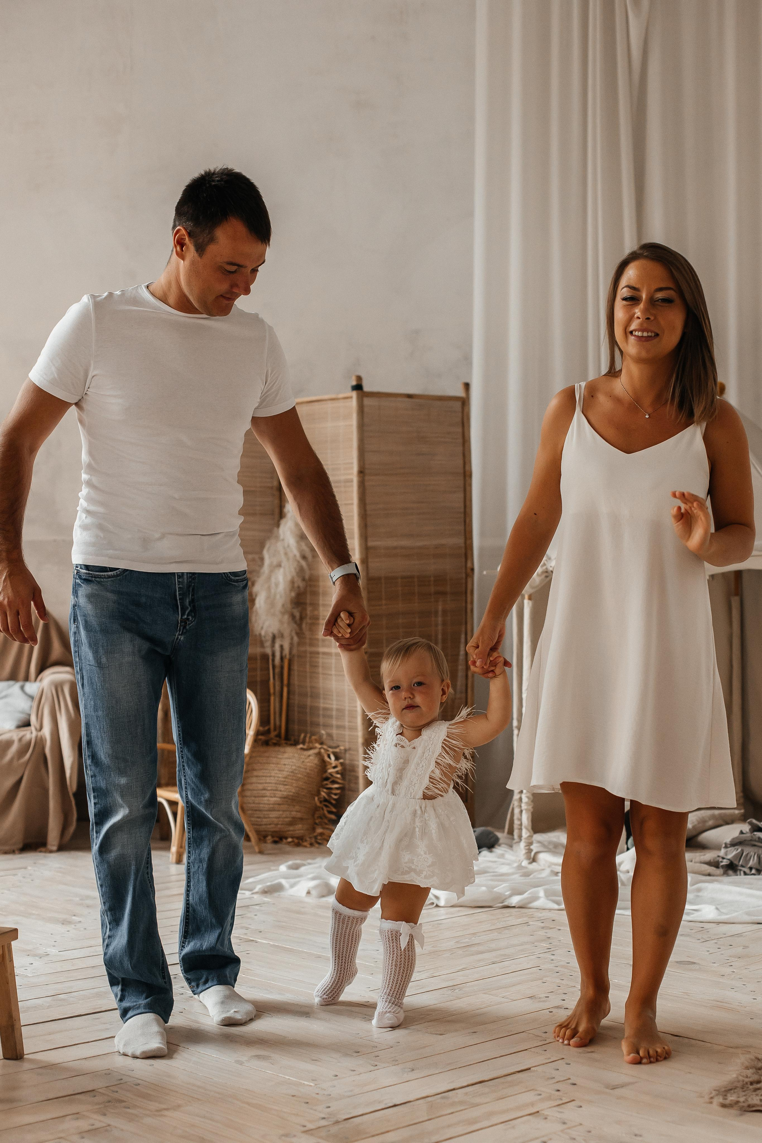 Семейная фотосессия (1 годик). Фотограф Авилова Дарья ● Тюмень● Съемка больших семей ●Архив поколений