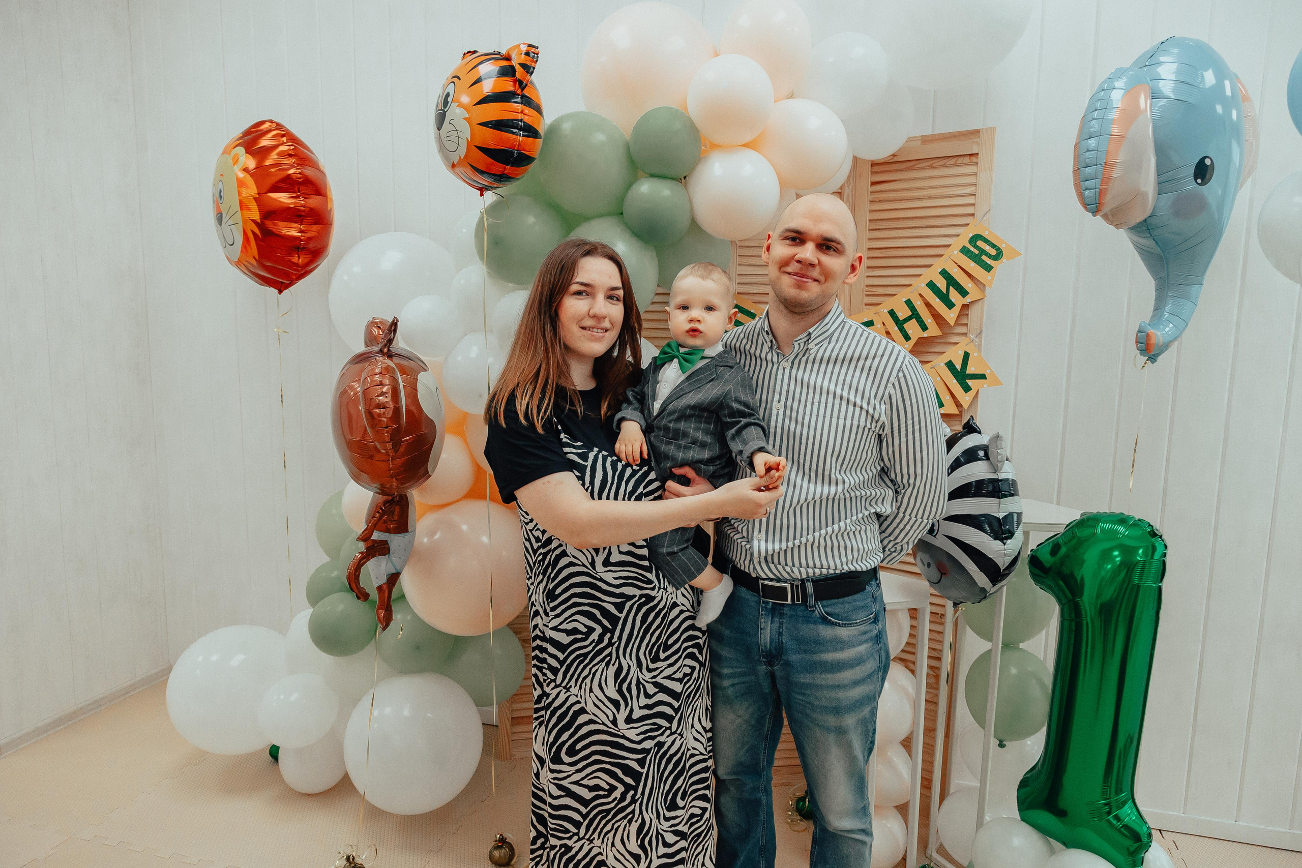 1 год в игровой. Фотограф Авилова Дарья ● Тюмень● Съемка больших семей ●Архив поколений