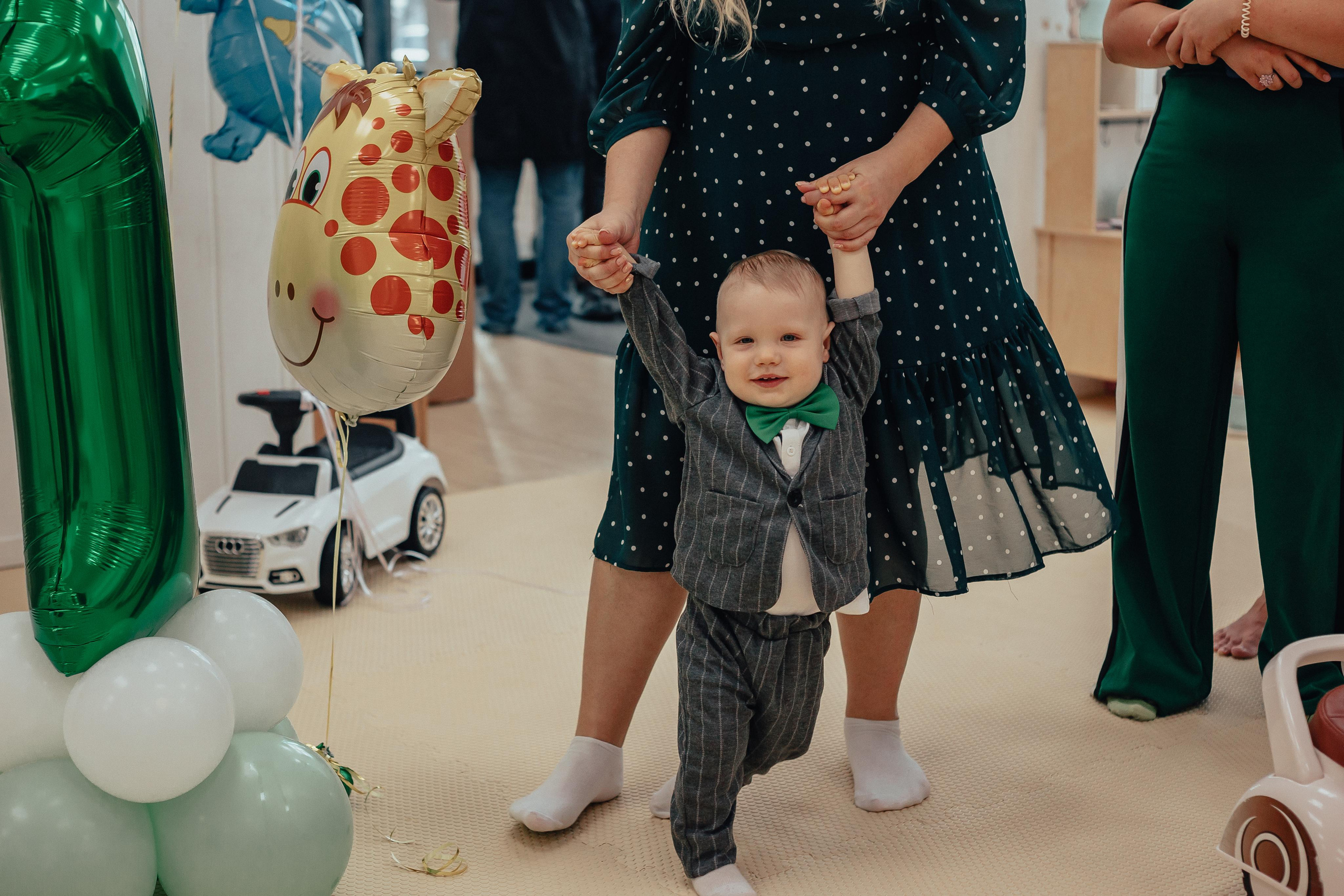 1 год в игровой. Фотограф Авилова Дарья ● Тюмень● Съемка больших семей ●Архив поколений