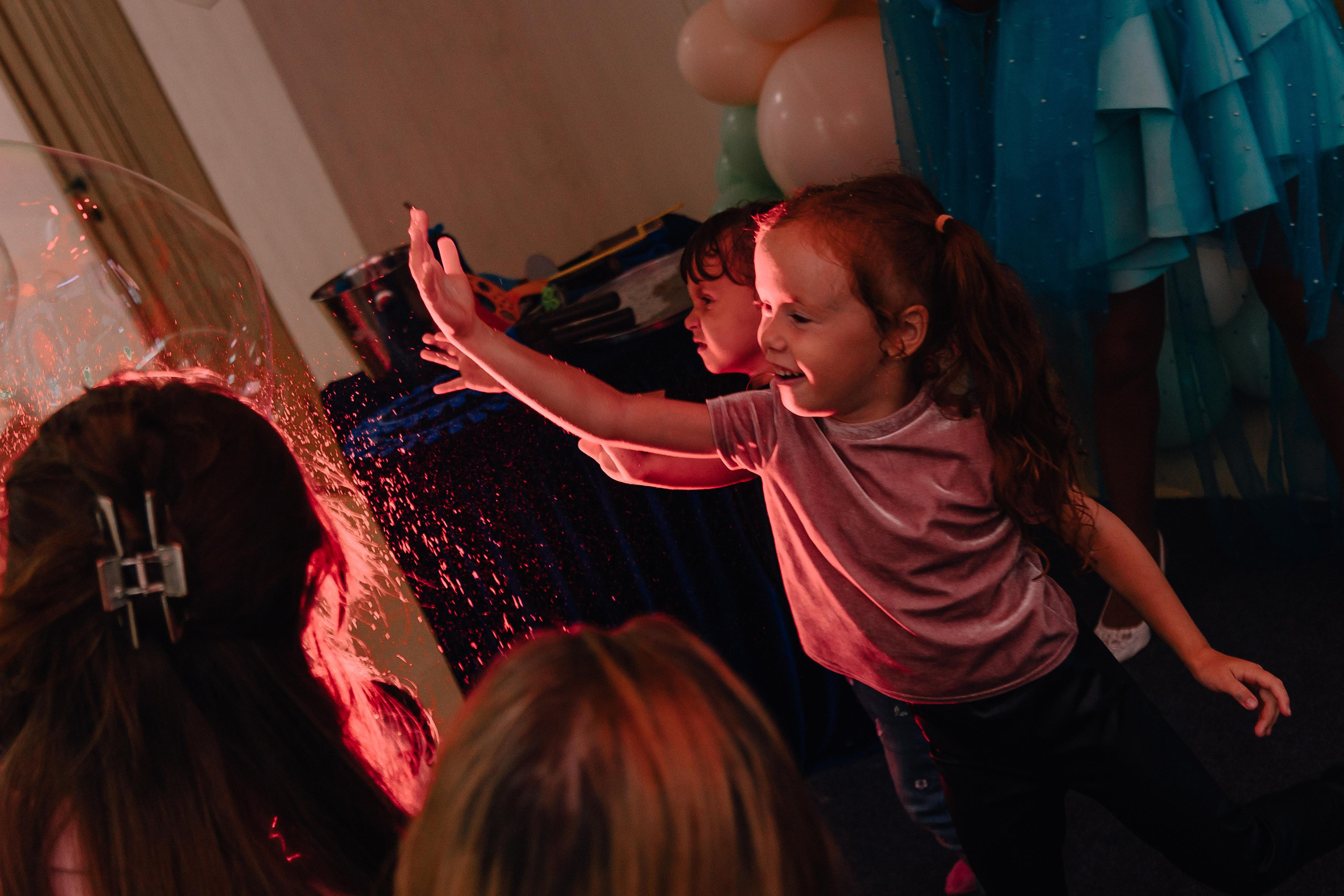 1 год в игровой. Фотограф Авилова Дарья ● Тюмень● Съемка больших семей ●Архив поколений