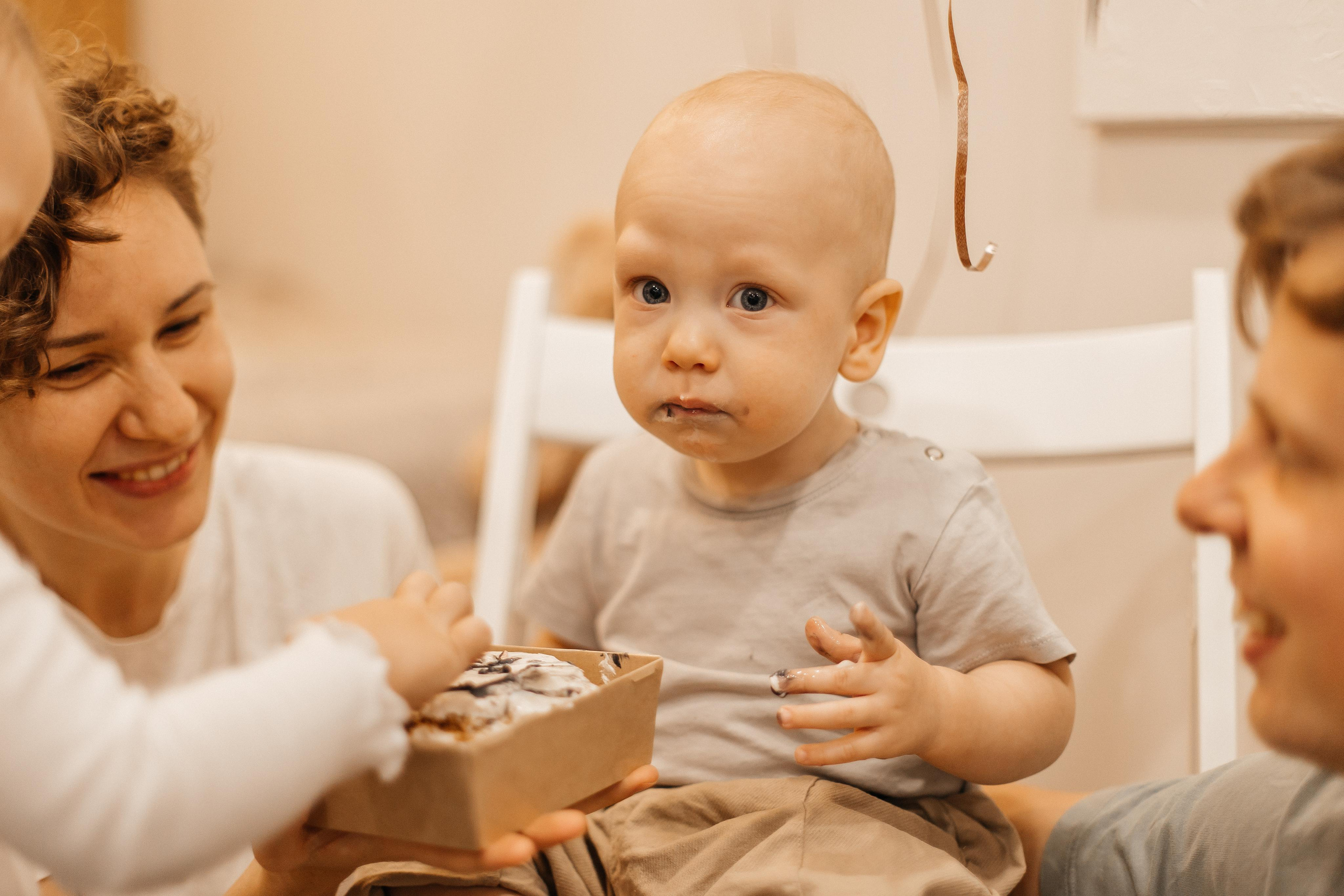 1 год дома. Фотограф Авилова Дарья ● Тюмень● Съемка больших семей ●Архив поколений