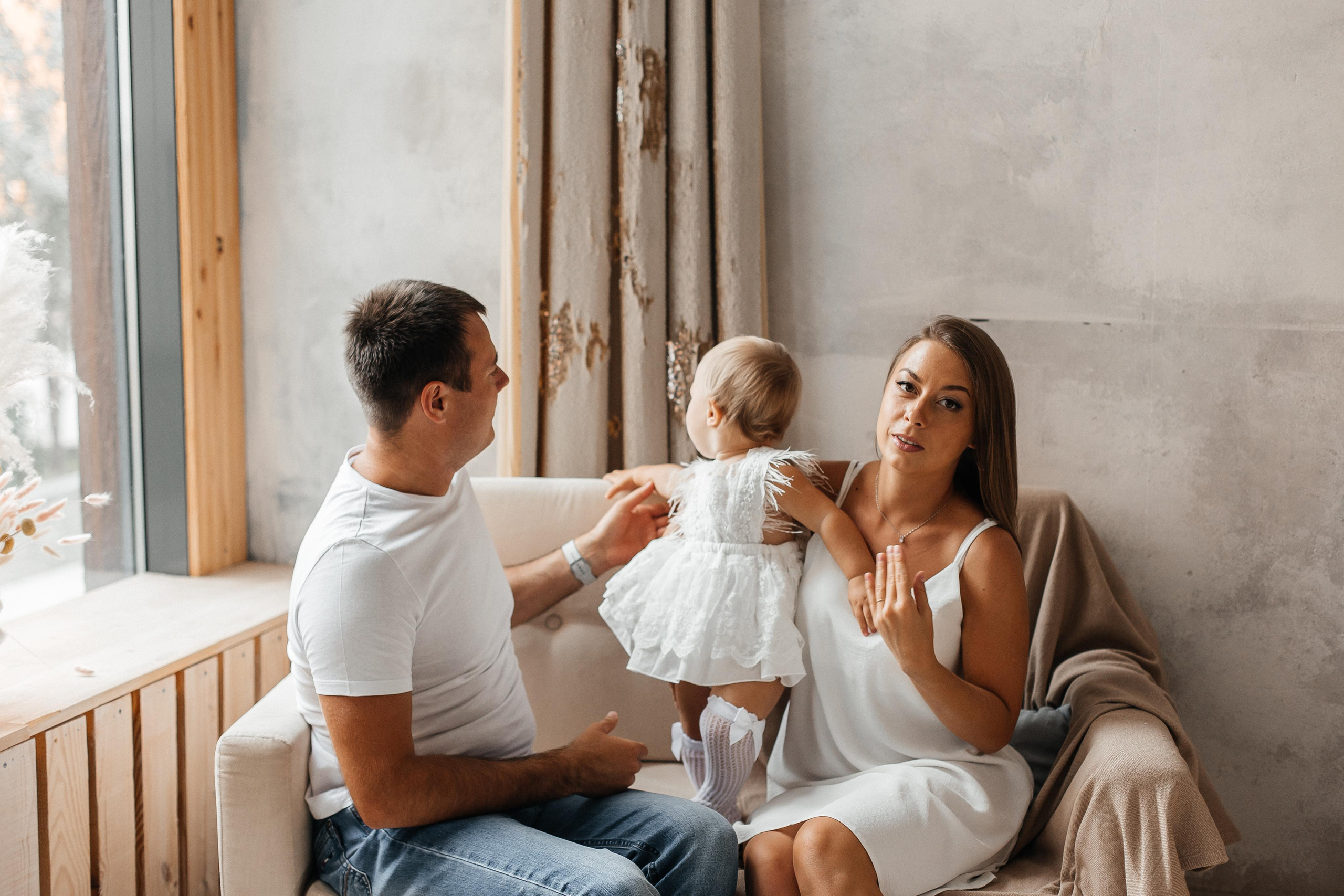 Семейная фотосессия (1 годик). Фотограф Авилова Дарья ● Тюмень● Съемка больших семей ●Архив поколений