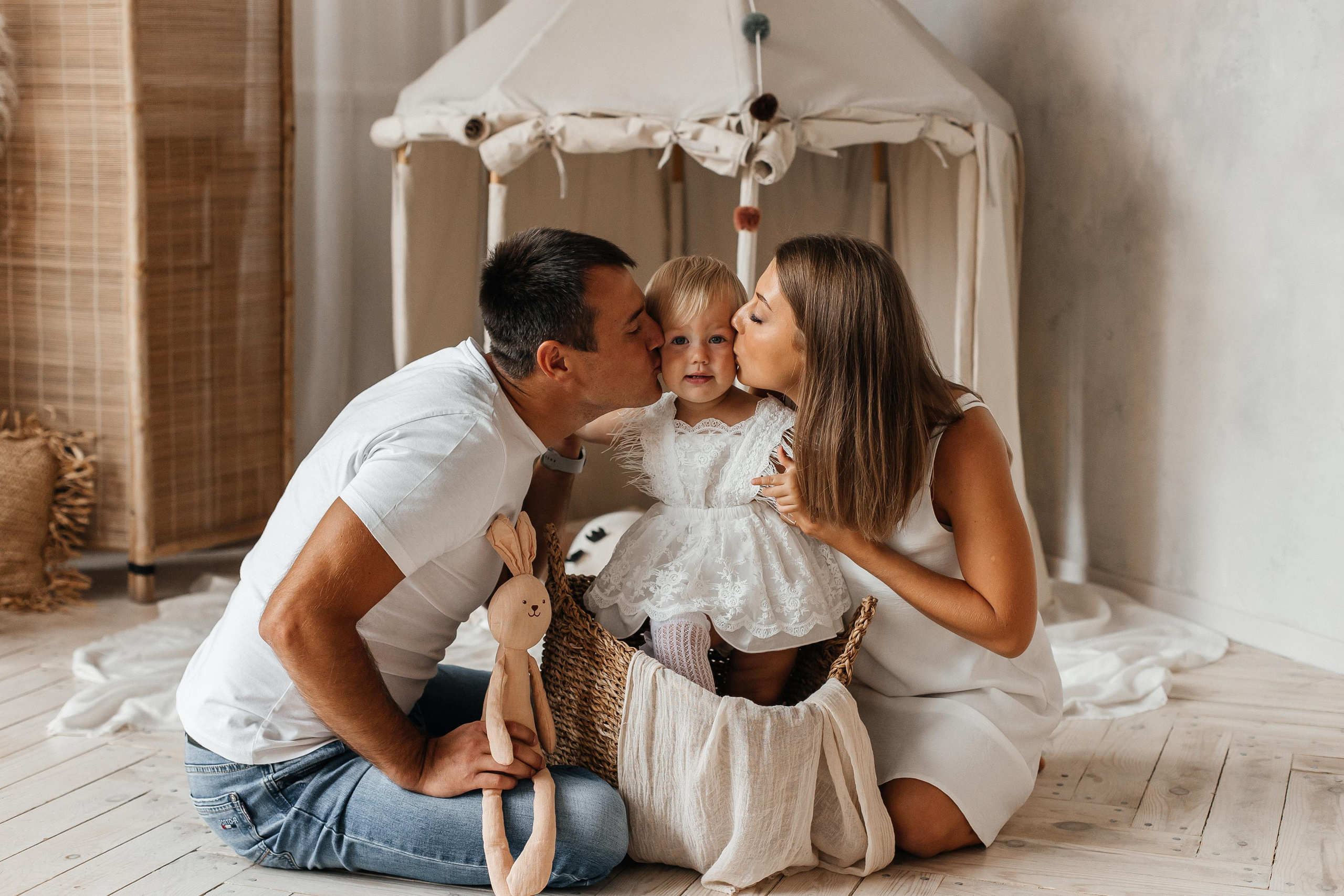 Семейная фотосессия (1 годик). Фотограф Авилова Дарья ● Тюмень● Съемка больших семей ●Архив поколений