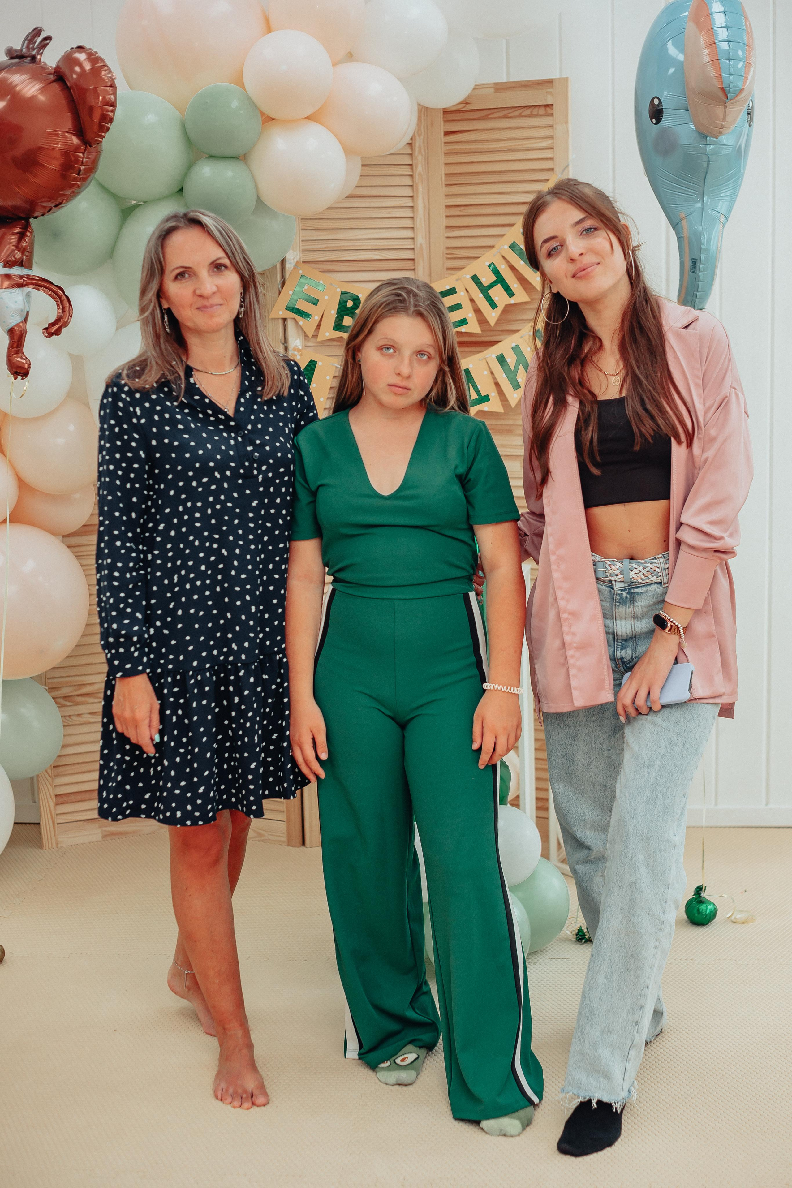 1 год в игровой. Фотограф Авилова Дарья ● Тюмень● Съемка больших семей ●Архив поколений