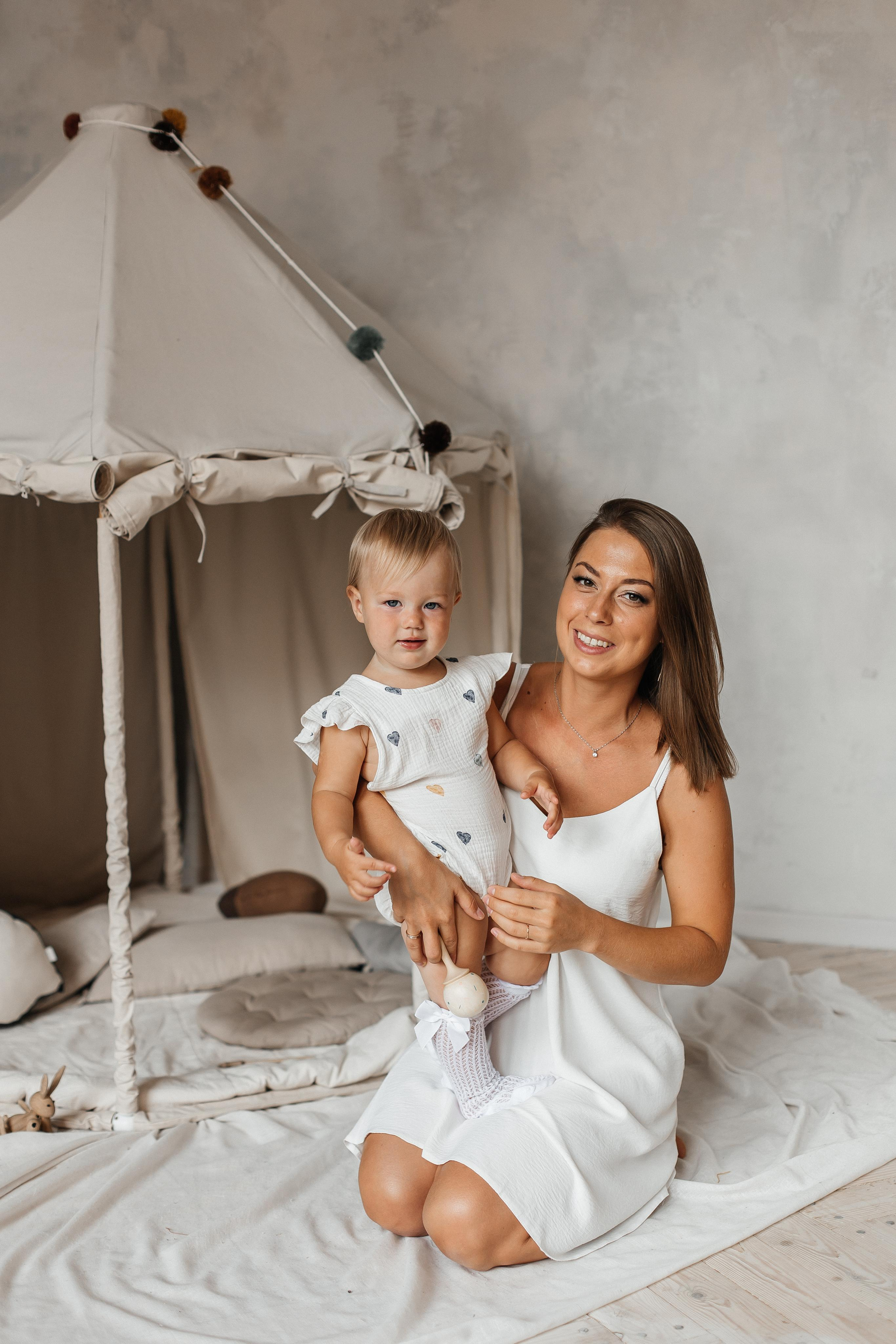 Семейная фотосессия (1 годик). Фотограф Авилова Дарья ● Тюмень● Съемка больших семей ●Архив поколений