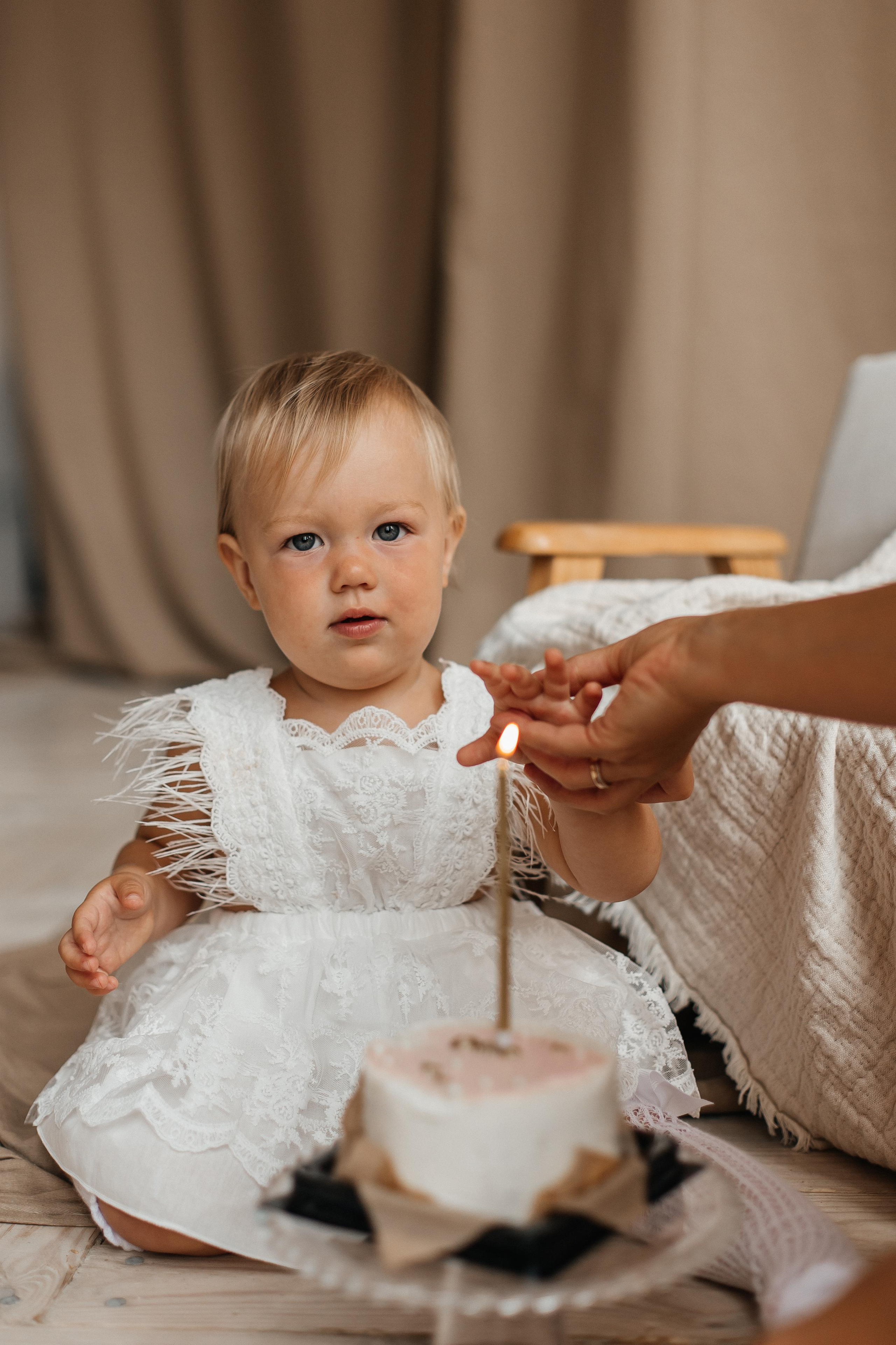 Семейная фотосессия (1 годик). Фотограф Авилова Дарья ● Тюмень● Съемка больших семей ●Архив поколений