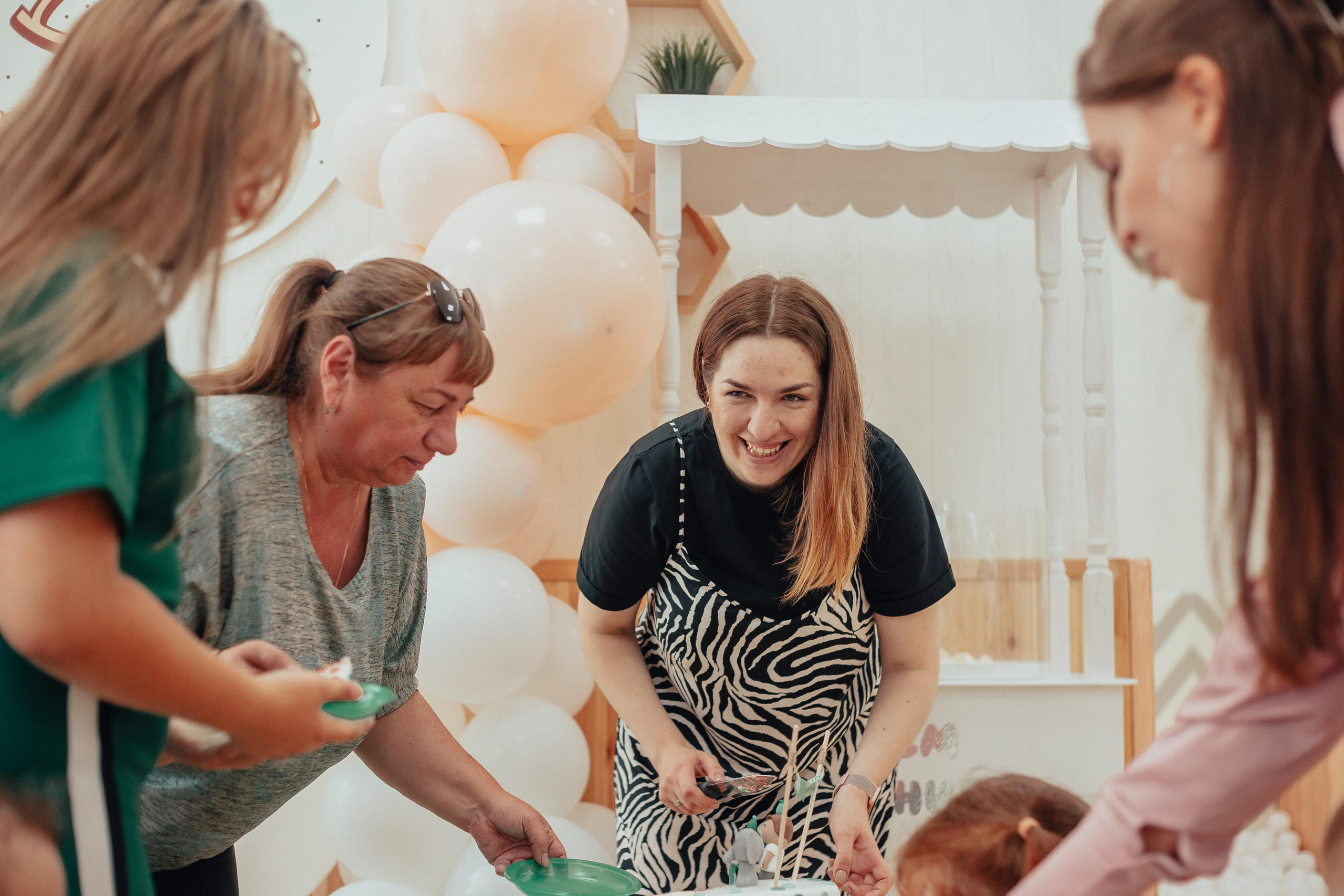 1 год в игровой. Фотограф Авилова Дарья ● Тюмень● Съемка больших семей ●Архив поколений