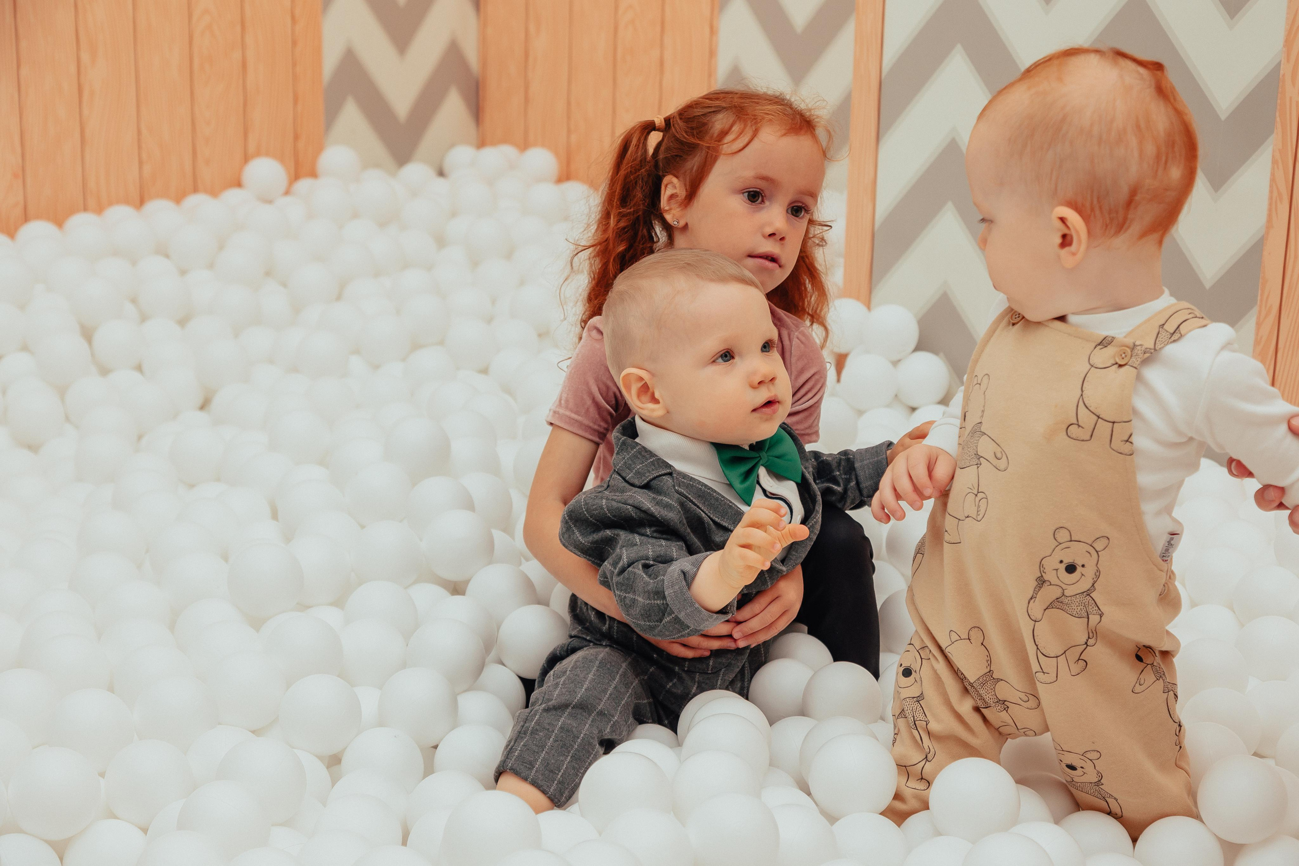 1 год в игровой. Фотограф Авилова Дарья ● Тюмень● Съемка больших семей ●Архив поколений