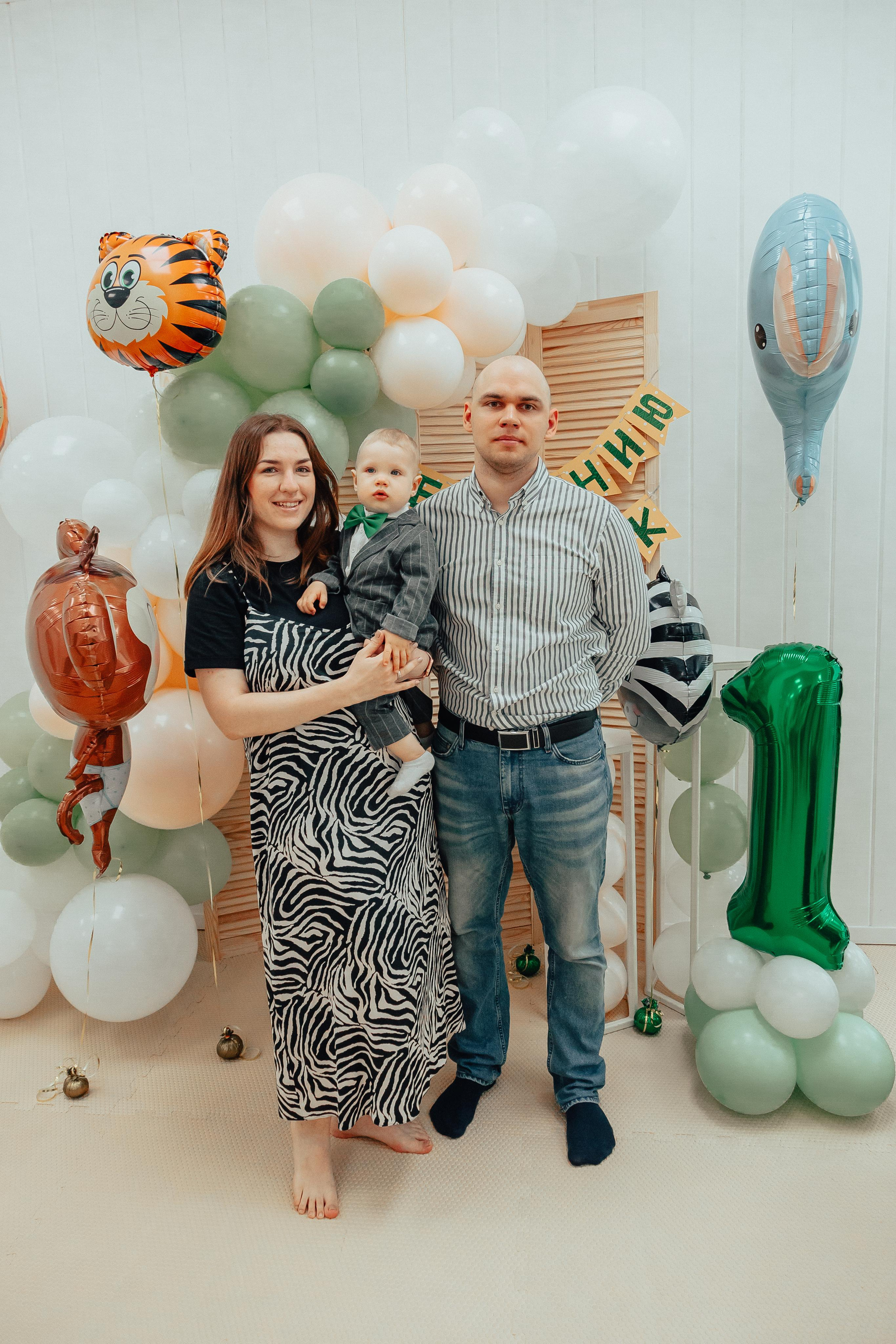 1 год в игровой. Фотограф Авилова Дарья ● Тюмень● Съемка больших семей ●Архив поколений