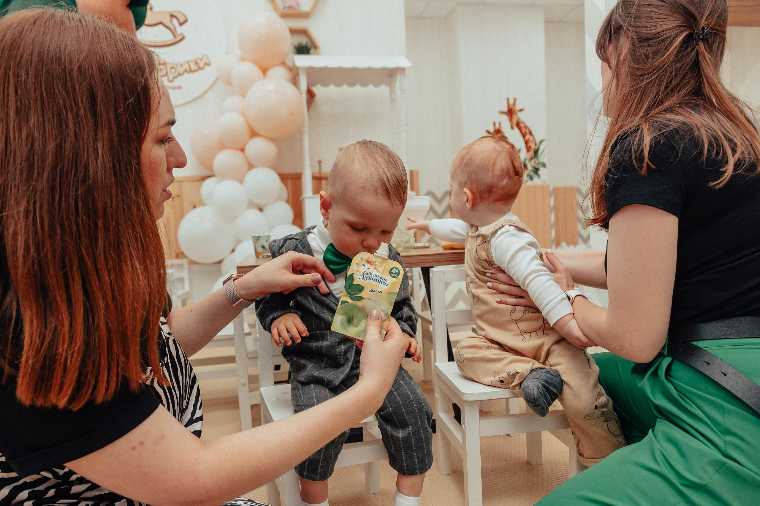 1 год в игровой. Фотограф Авилова Дарья ● Тюмень● Съемка больших семей ●Архив поколений
