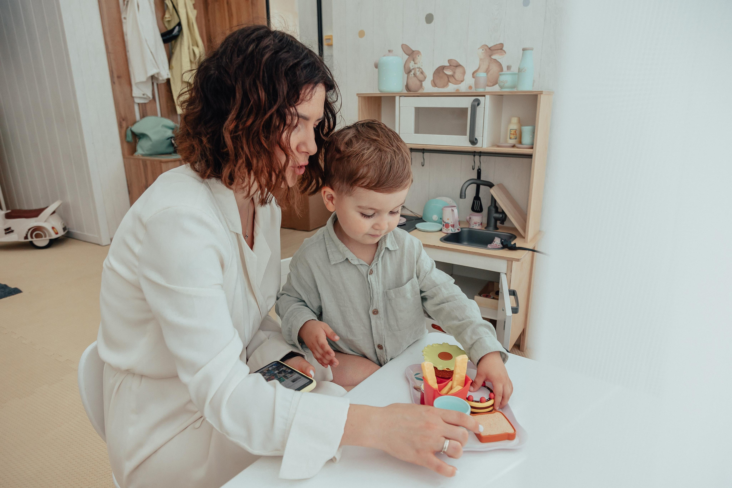 1 год в игровой. Фотограф Авилова Дарья ● Тюмень● Съемка больших семей ●Архив поколений