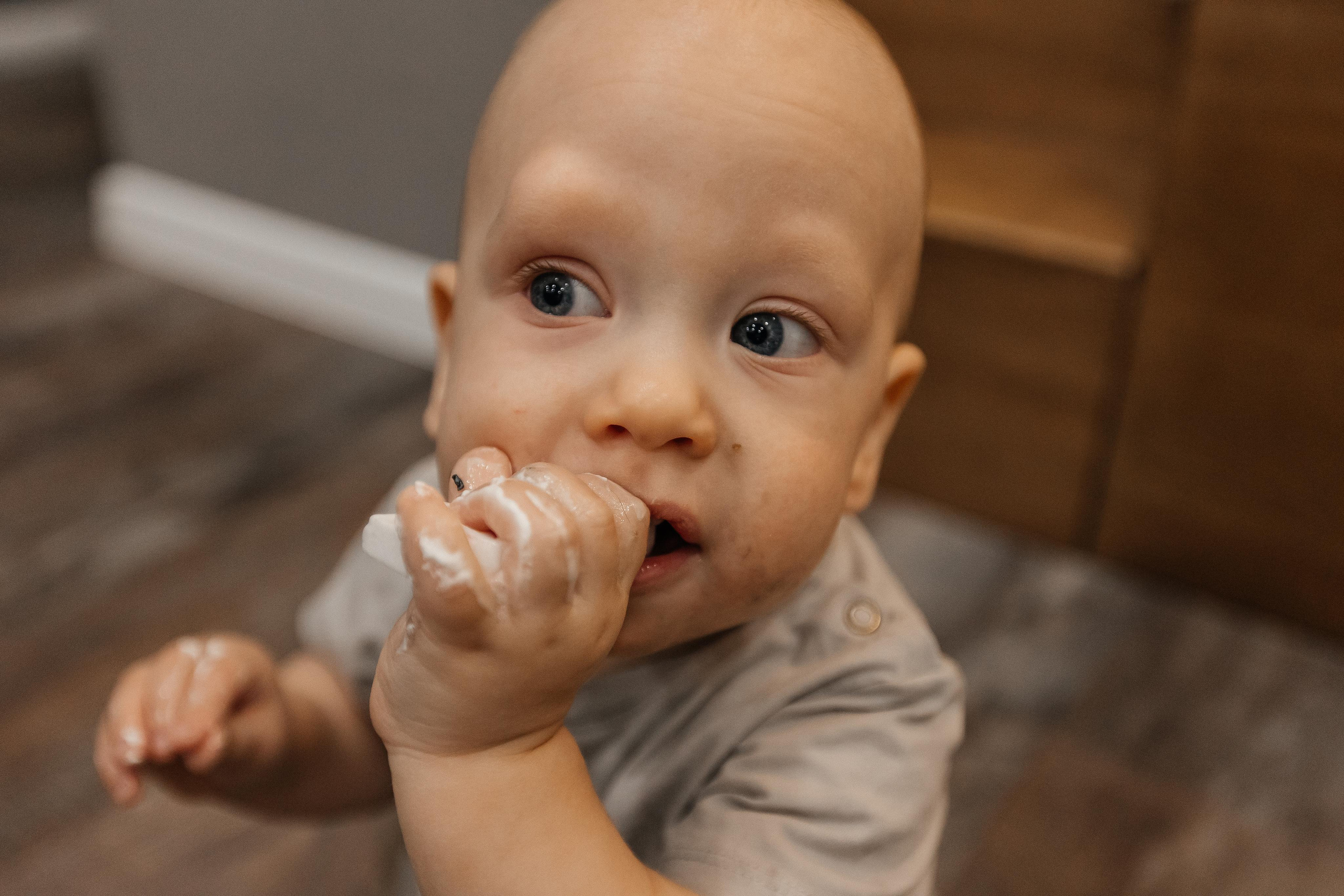 1 год дома. Фотограф Авилова Дарья ● Тюмень● Съемка больших семей ●Архив поколений