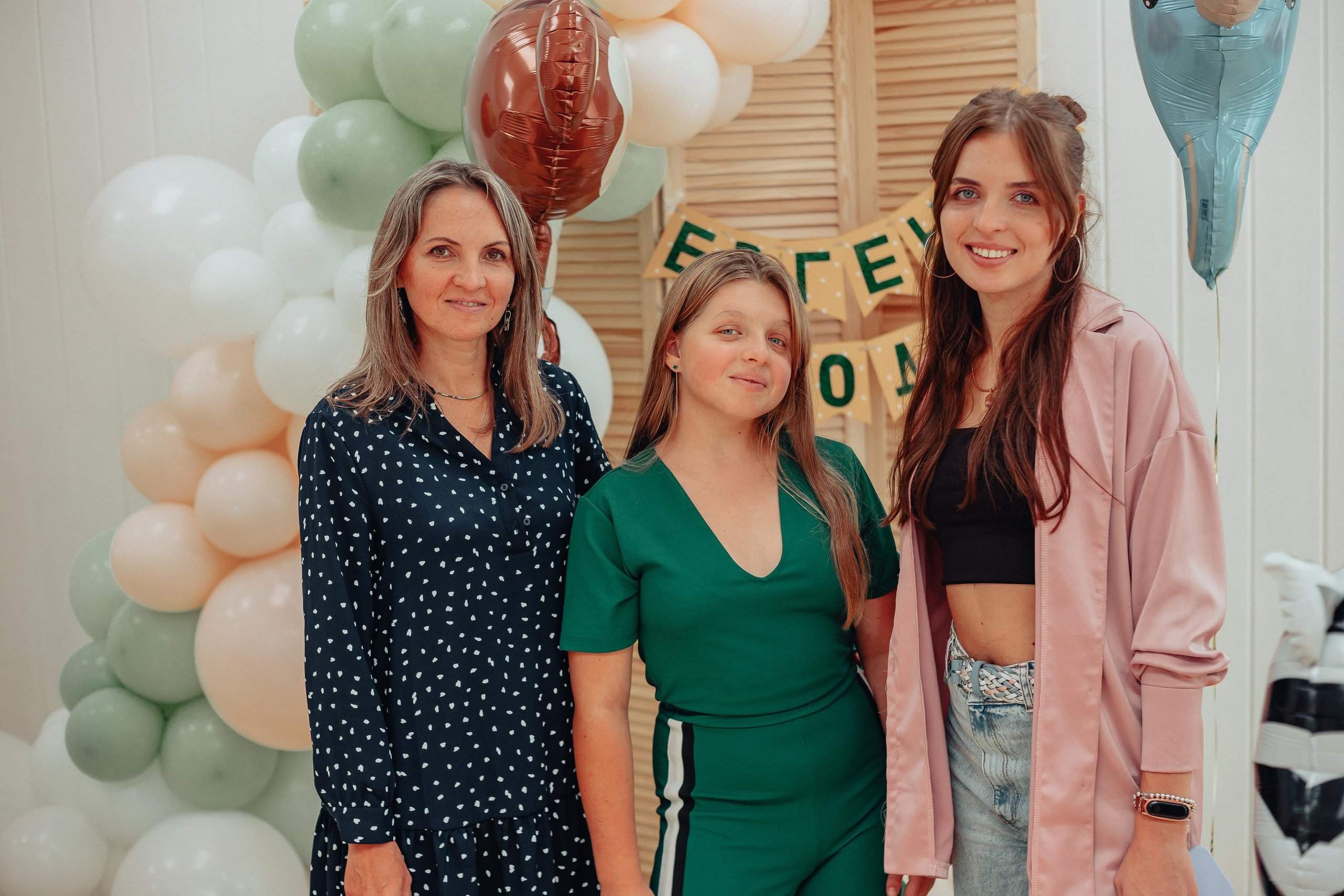 1 год в игровой. Фотограф Авилова Дарья ● Тюмень● Съемка больших семей ●Архив поколений