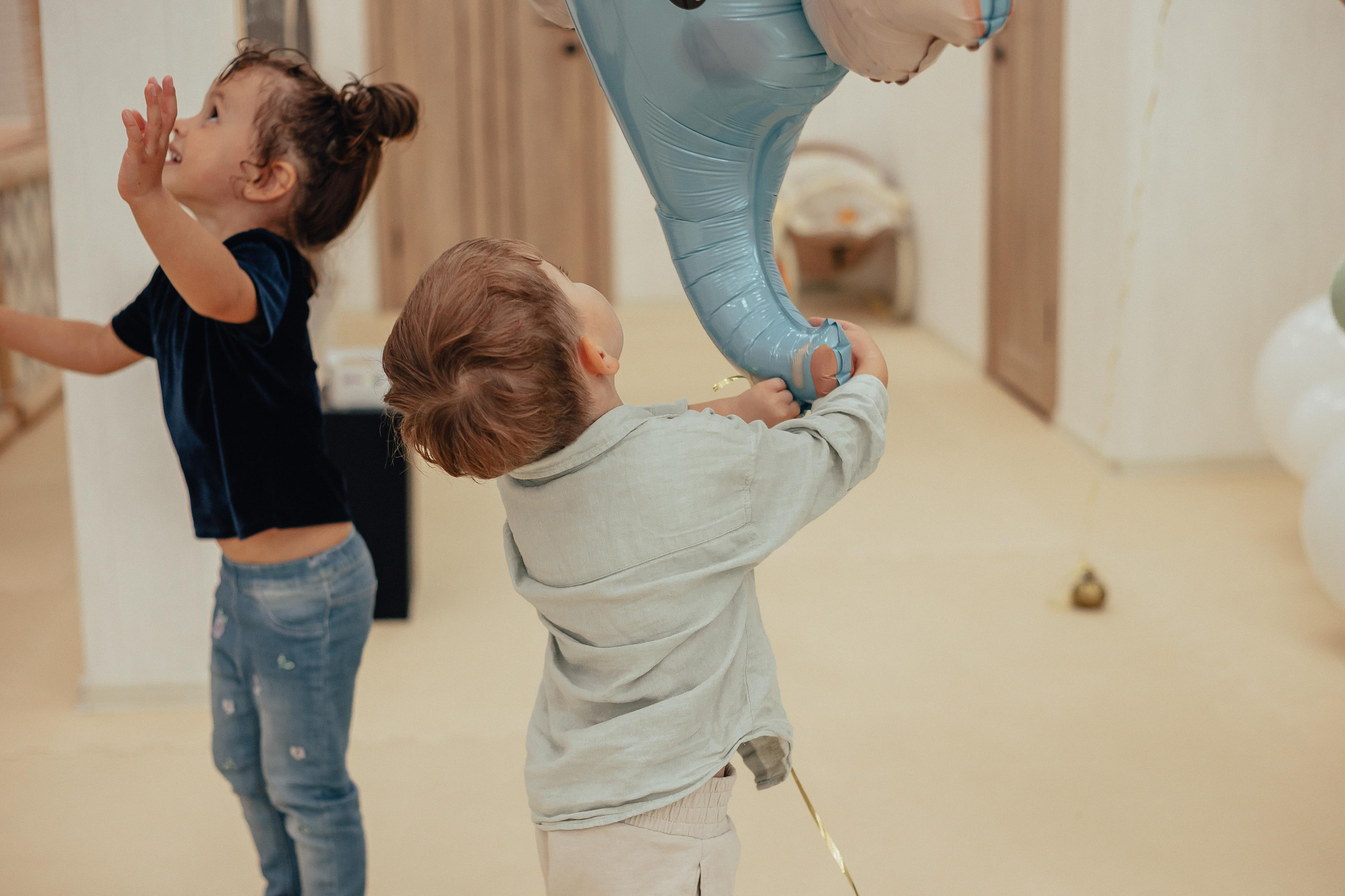 1 год в игровой. Фотограф Авилова Дарья ● Тюмень● Съемка больших семей ●Архив поколений