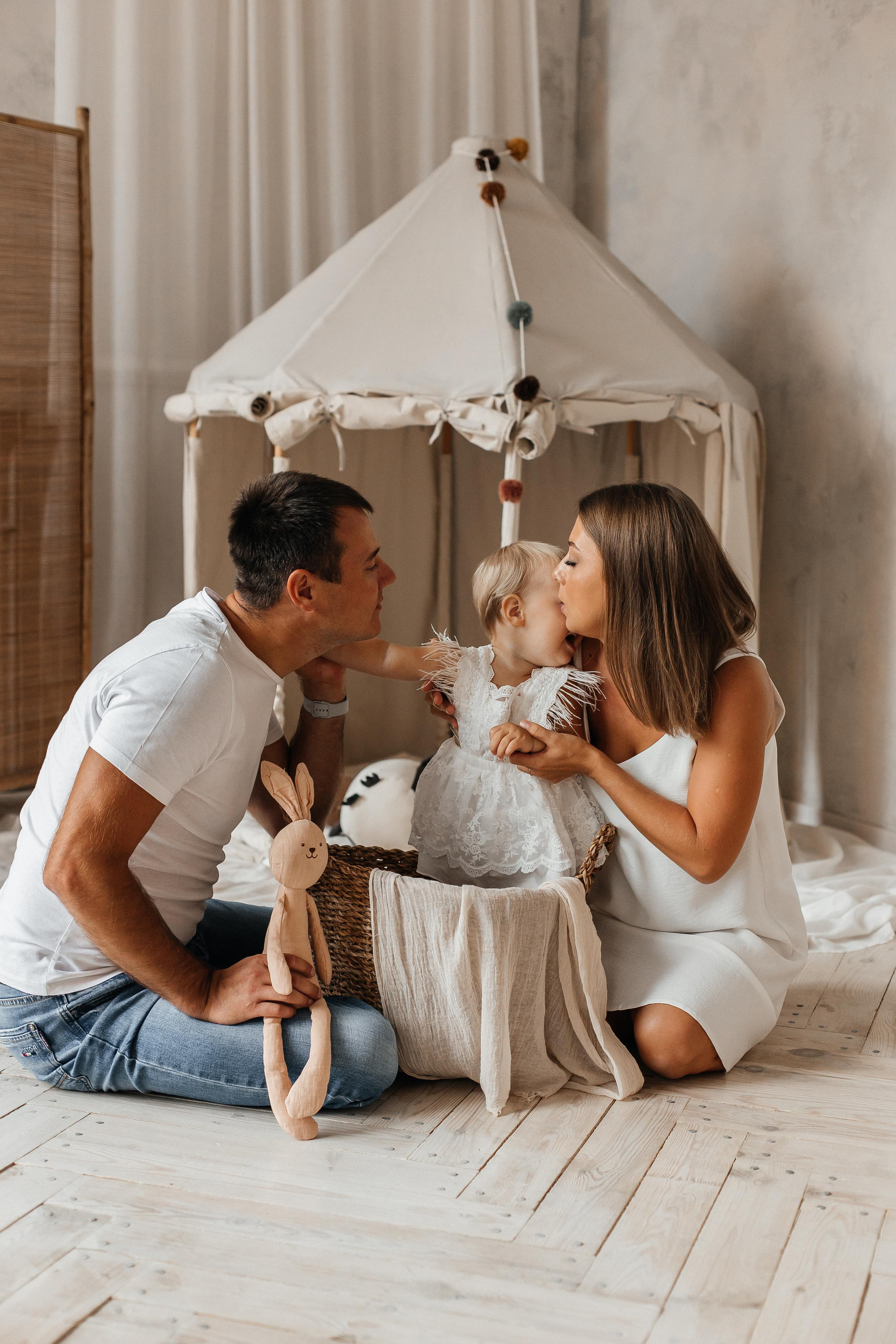 Семейная фотосессия (1 годик). Фотограф Авилова Дарья ● Тюмень● Съемка больших семей ●Архив поколений