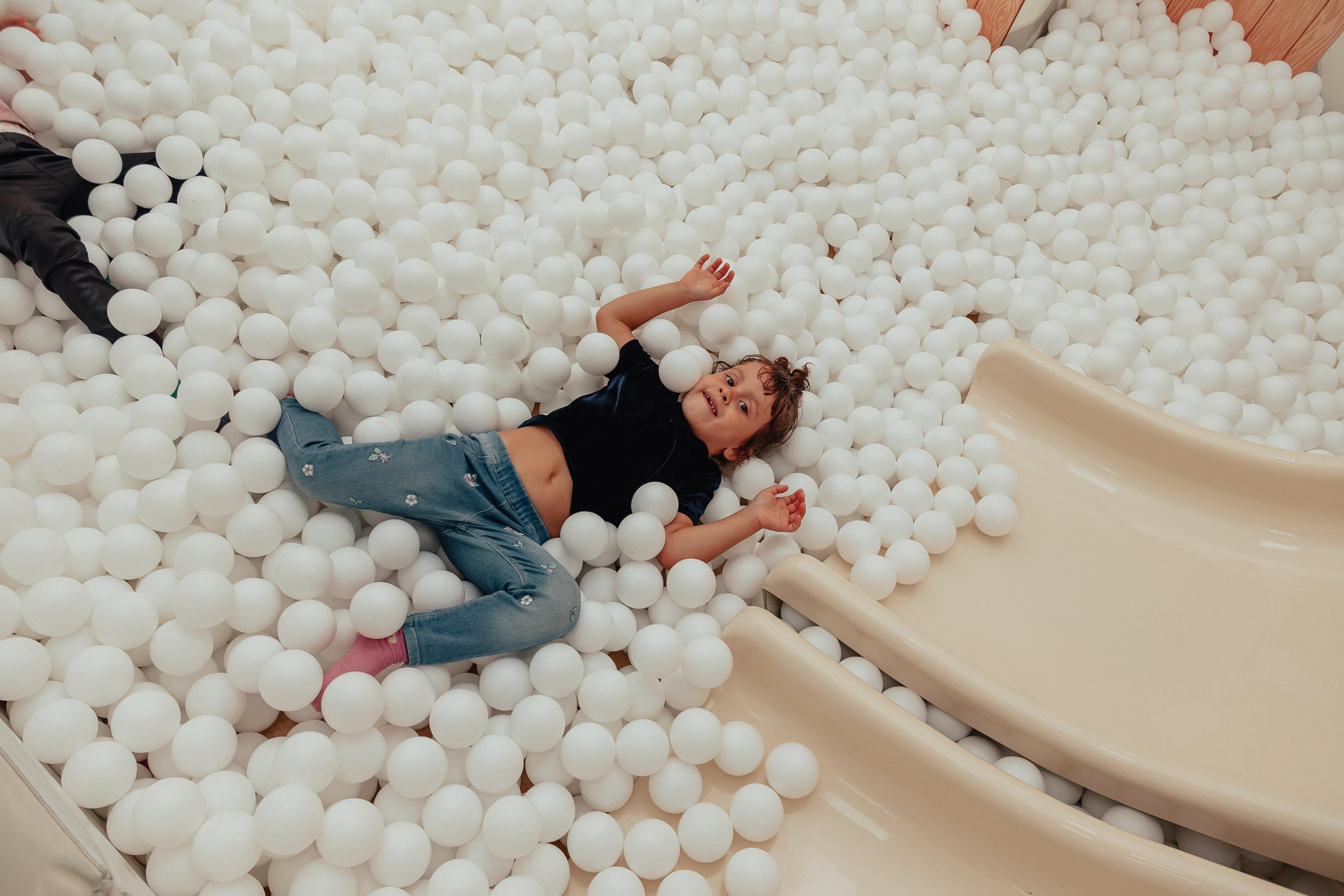 1 год в игровой. Фотограф Авилова Дарья ● Тюмень● Съемка больших семей ●Архив поколений