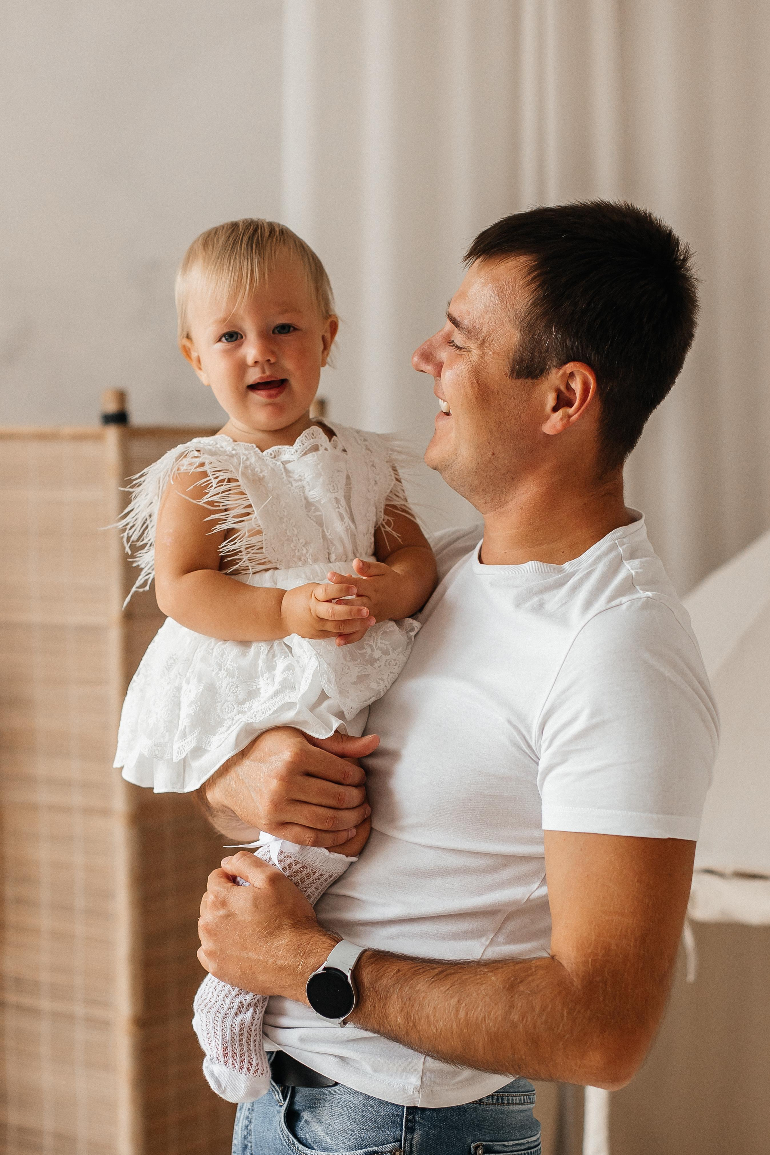 Семейная фотосессия (1 годик). Фотограф Авилова Дарья ● Тюмень● Съемка больших семей ●Архив поколений