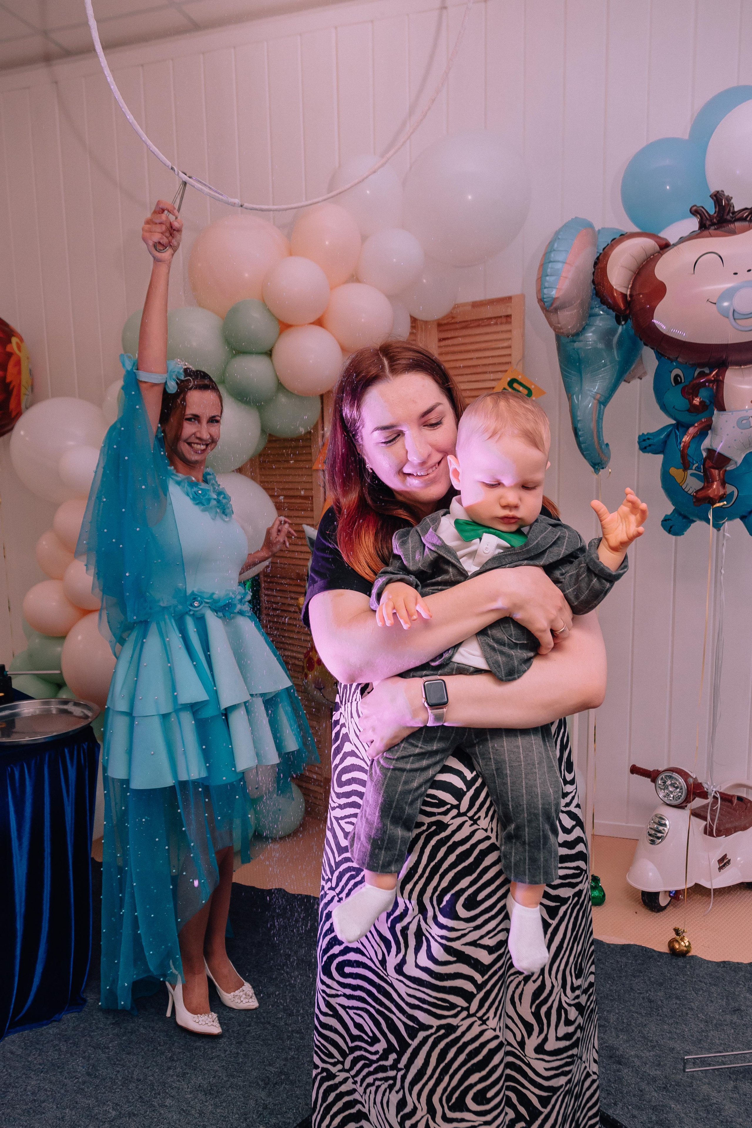 1 год в игровой. Фотограф Авилова Дарья ● Тюмень● Съемка больших семей ●Архив поколений