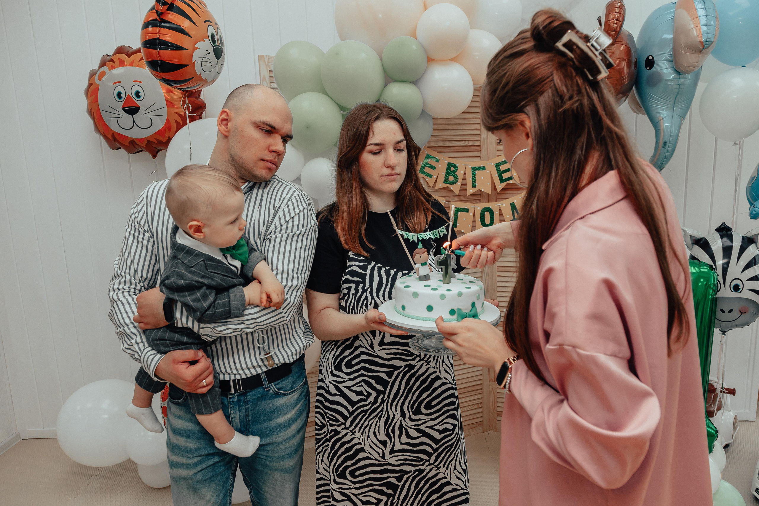 1 год в игровой. Фотограф Авилова Дарья ● Тюмень● Съемка больших семей ●Архив поколений