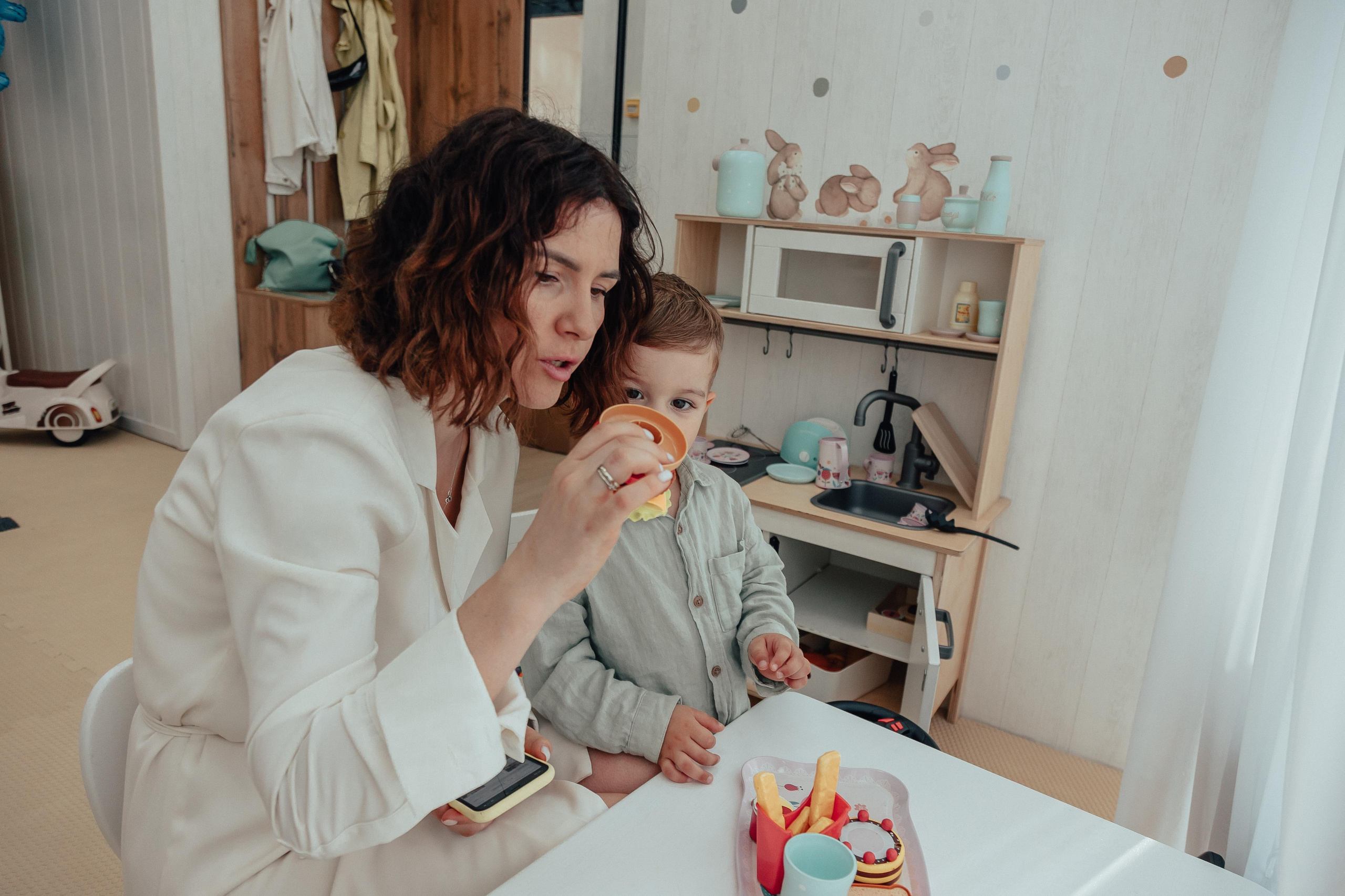 1 год в игровой. Фотограф Авилова Дарья ● Тюмень● Съемка больших семей ●Архив поколений