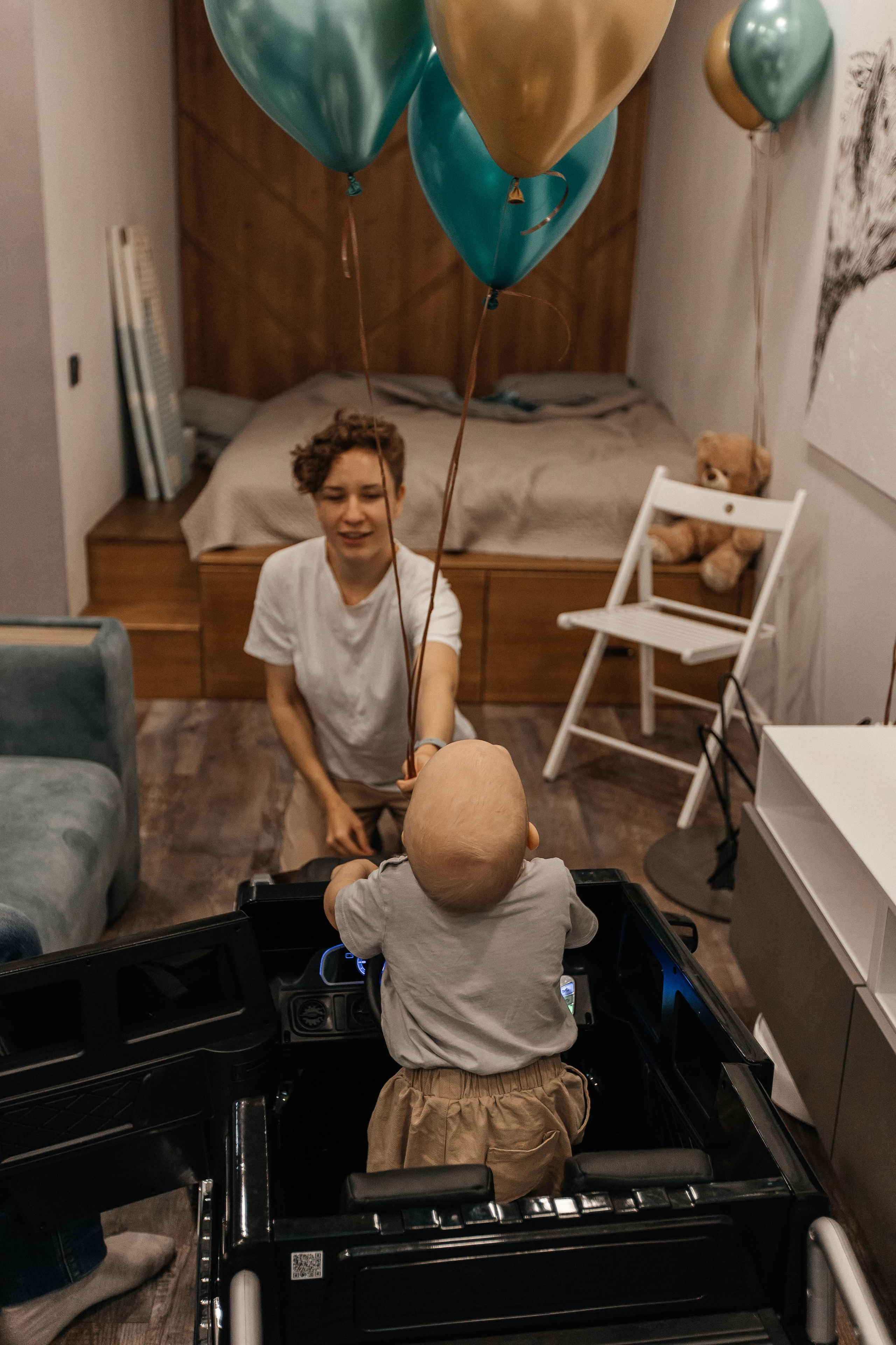 1 год дома. Фотограф Авилова Дарья ● Тюмень● Съемка больших семей ●Архив поколений