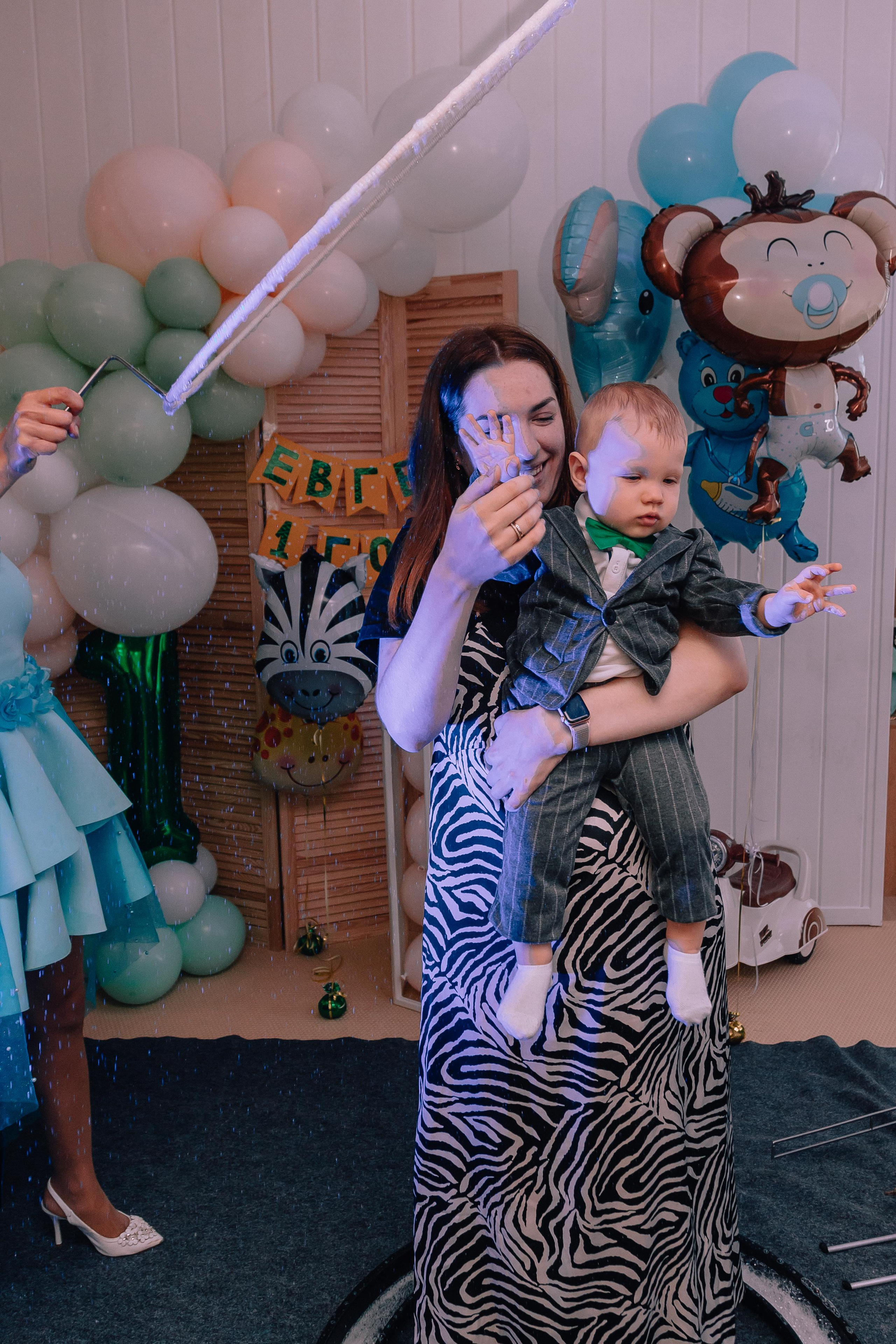 1 год в игровой. Фотограф Авилова Дарья ● Тюмень● Съемка больших семей ●Архив поколений