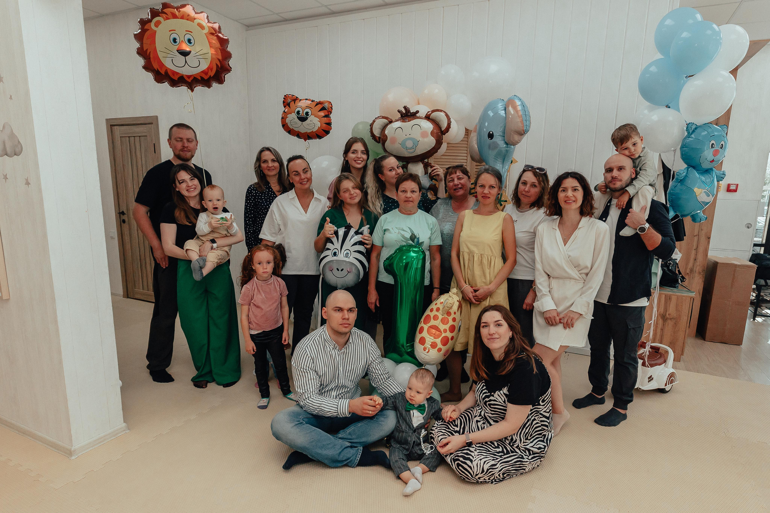 1 год в игровой. Фотограф Авилова Дарья ● Тюмень● Съемка больших семей ●Архив поколений