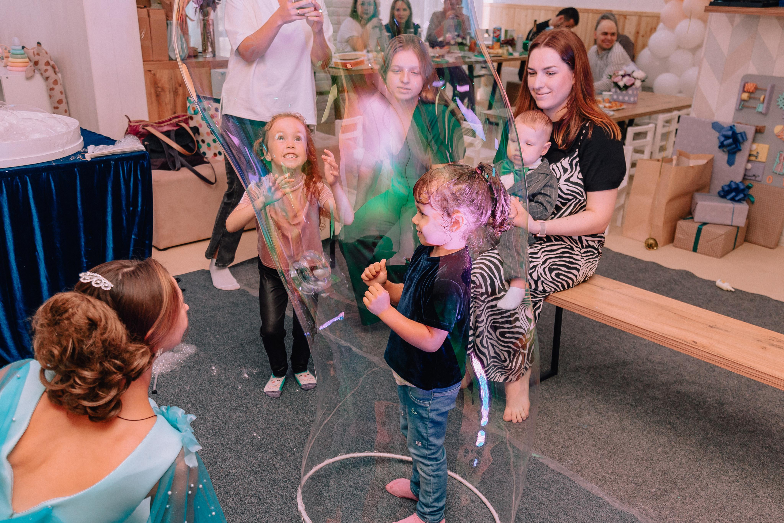 1 год в игровой. Фотограф Авилова Дарья ● Тюмень● Съемка больших семей ●Архив поколений