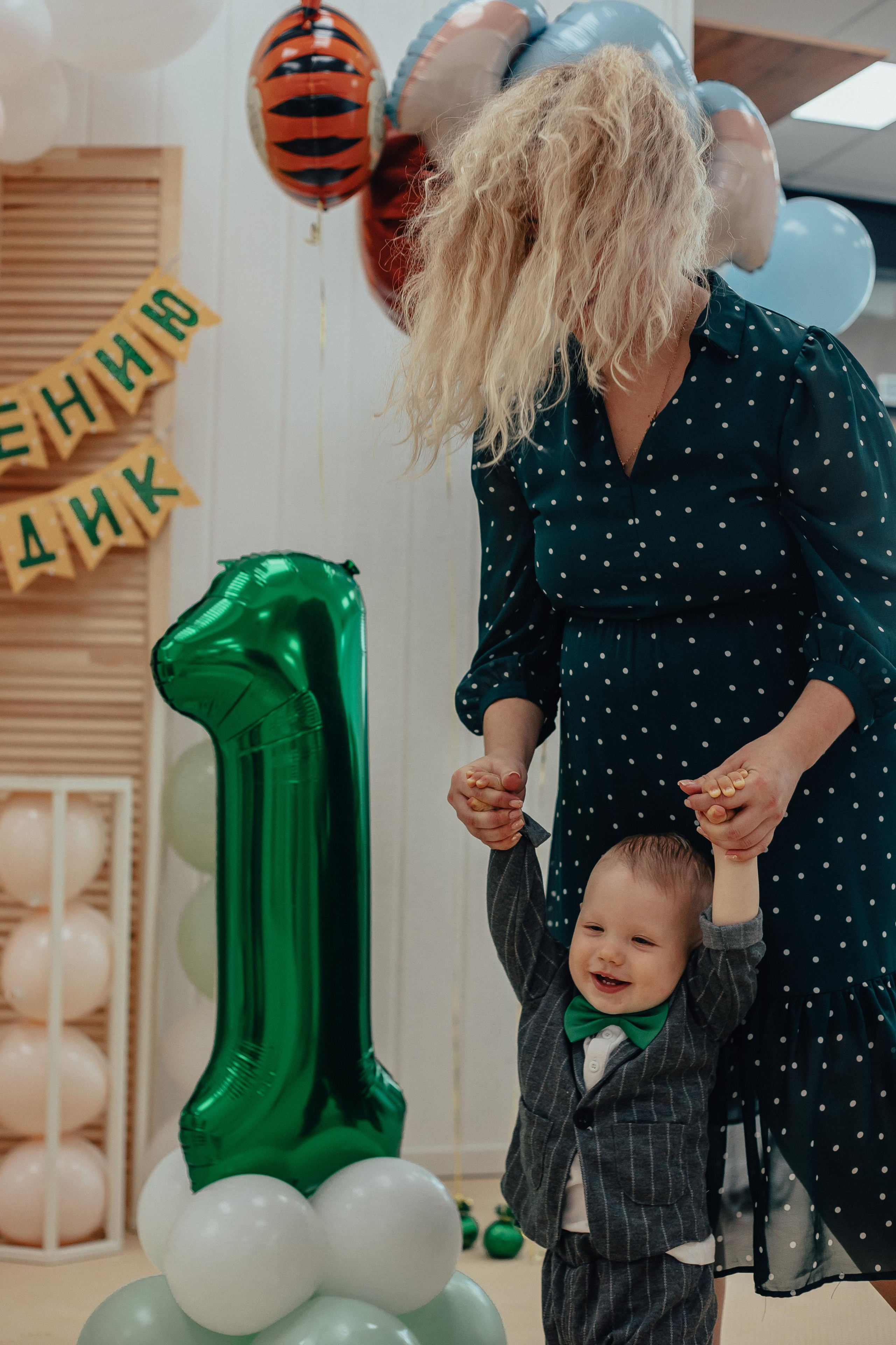 1 год в игровой. Фотограф Авилова Дарья ● Тюмень● Съемка больших семей ●Архив поколений