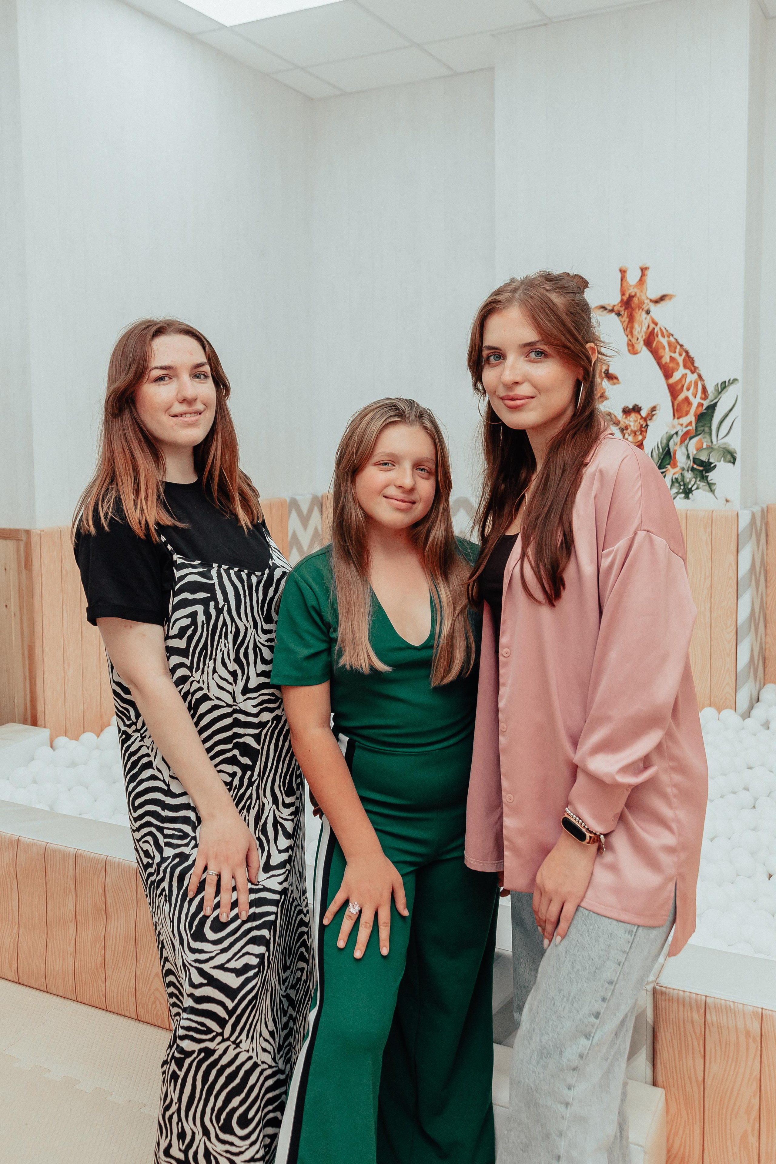 1 год в игровой. Фотограф Авилова Дарья ● Тюмень● Съемка больших семей ●Архив поколений