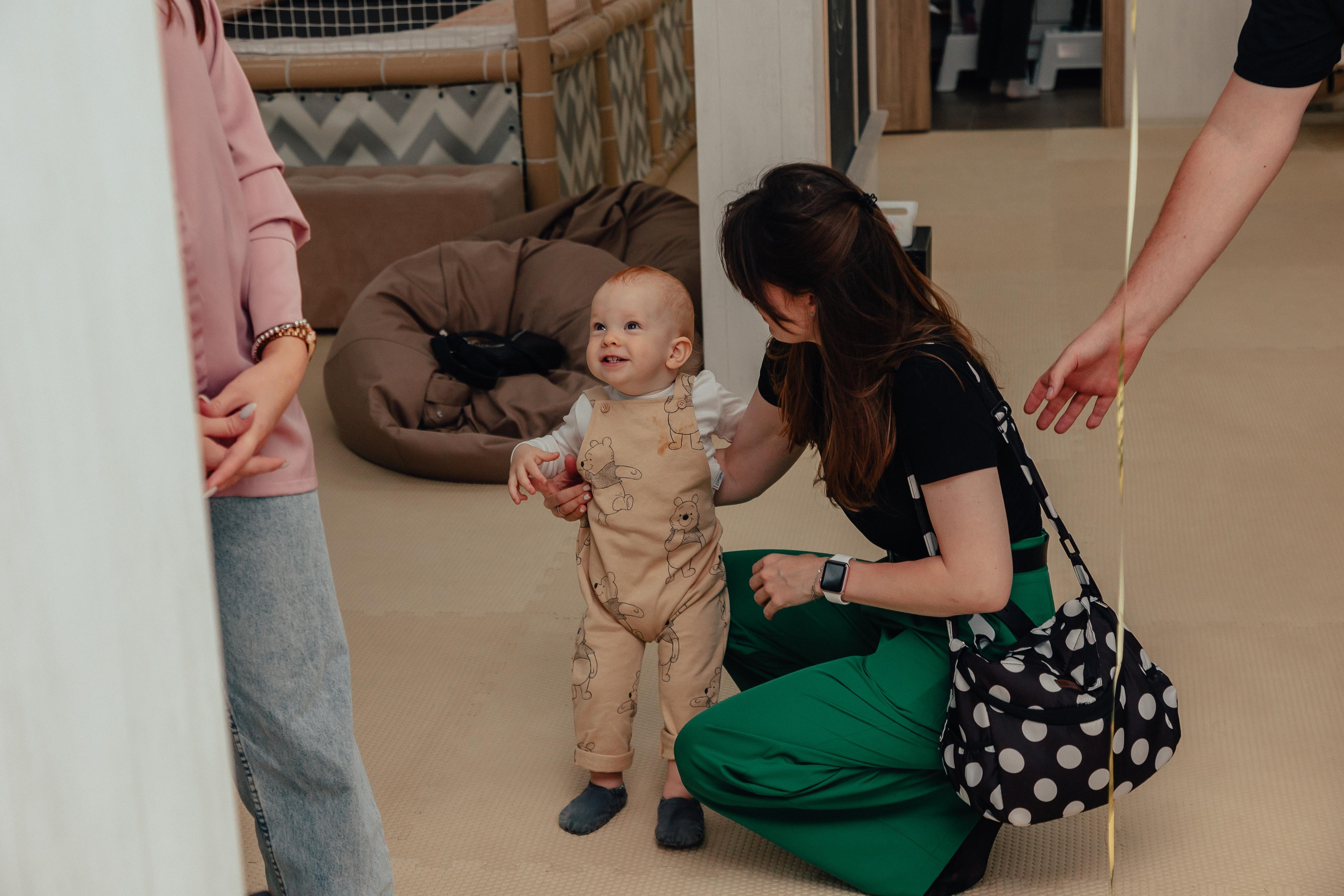 1 год в игровой. Фотограф Авилова Дарья ● Тюмень● Съемка больших семей ●Архив поколений