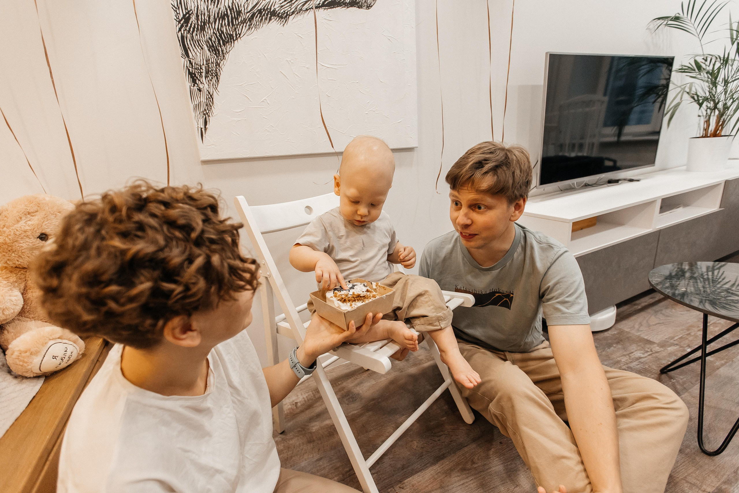 1 год дома. Фотограф Авилова Дарья ● Тюмень● Съемка больших семей ●Архив поколений