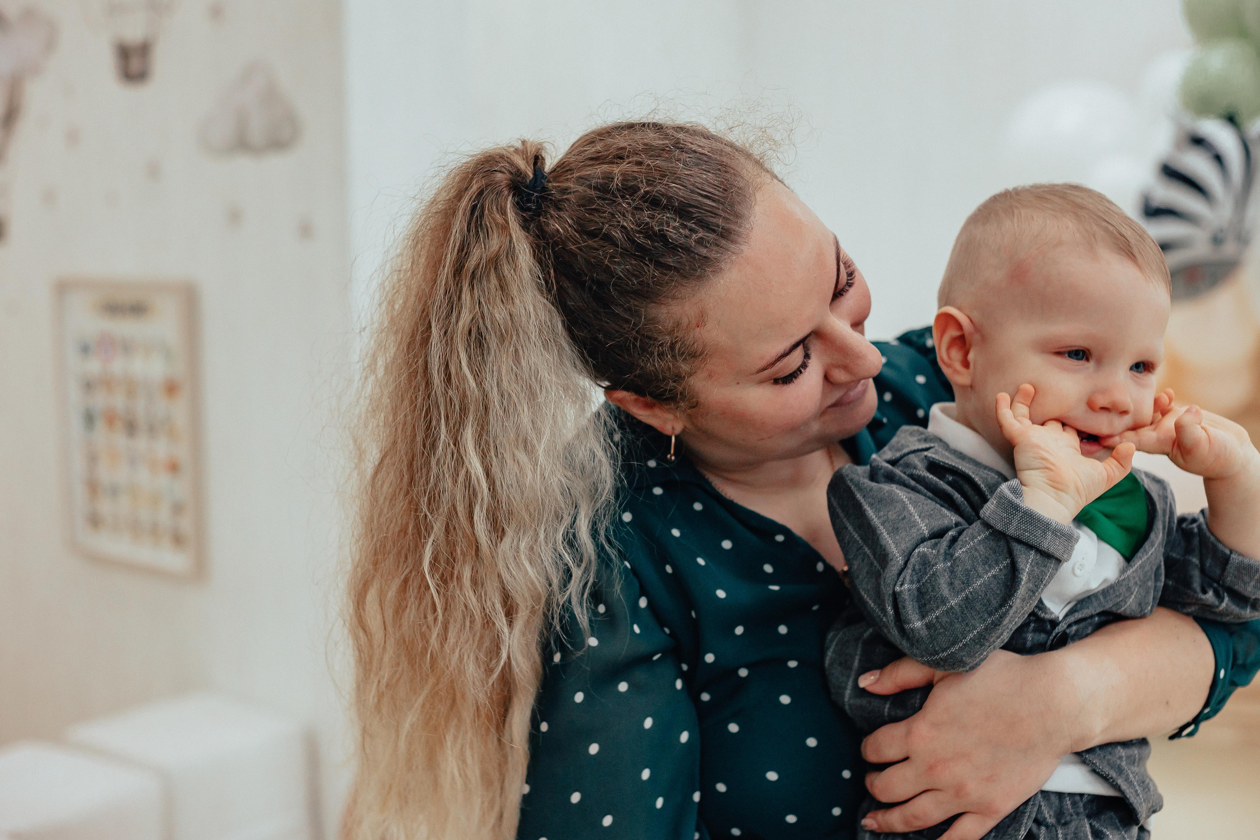 1 год в игровой. Фотограф Авилова Дарья ● Тюмень● Съемка больших семей ●Архив поколений