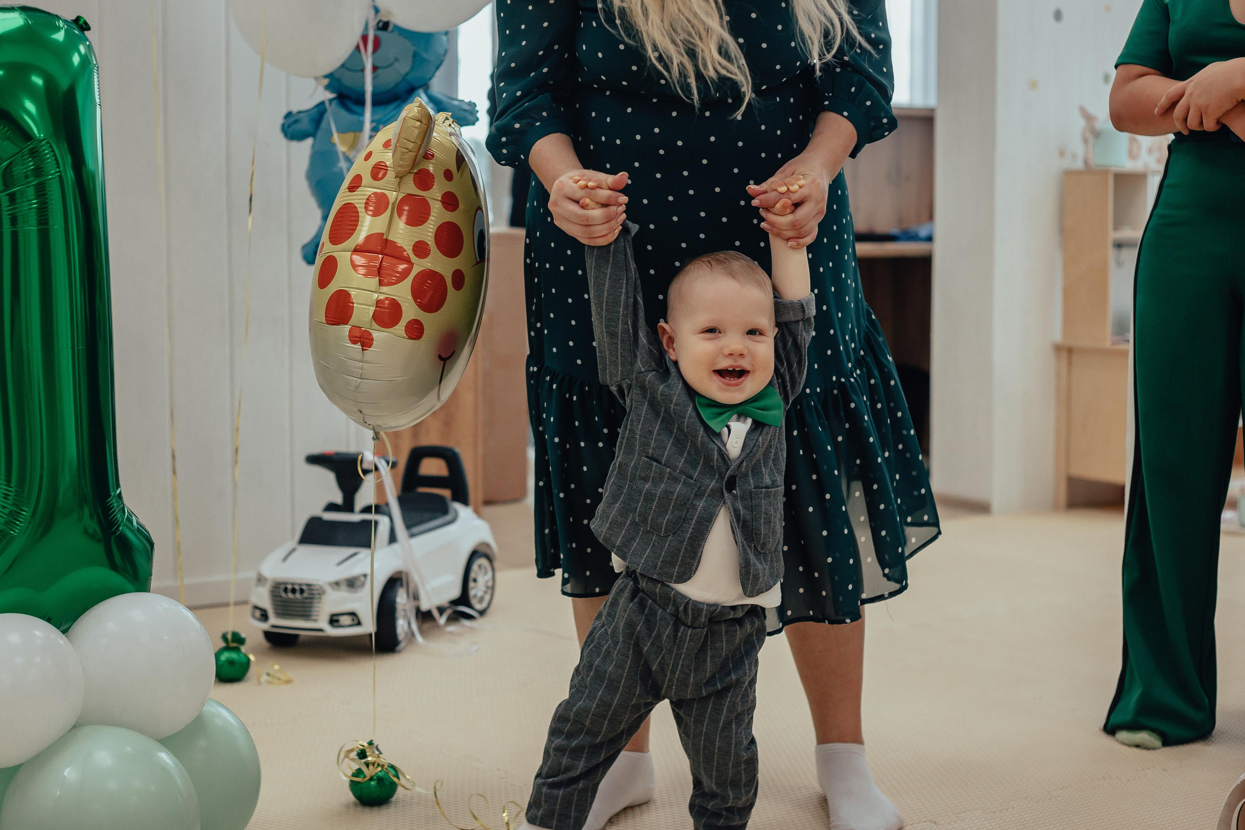 1 год в игровой. Фотограф Авилова Дарья ● Тюмень● Съемка больших семей ●Архив поколений