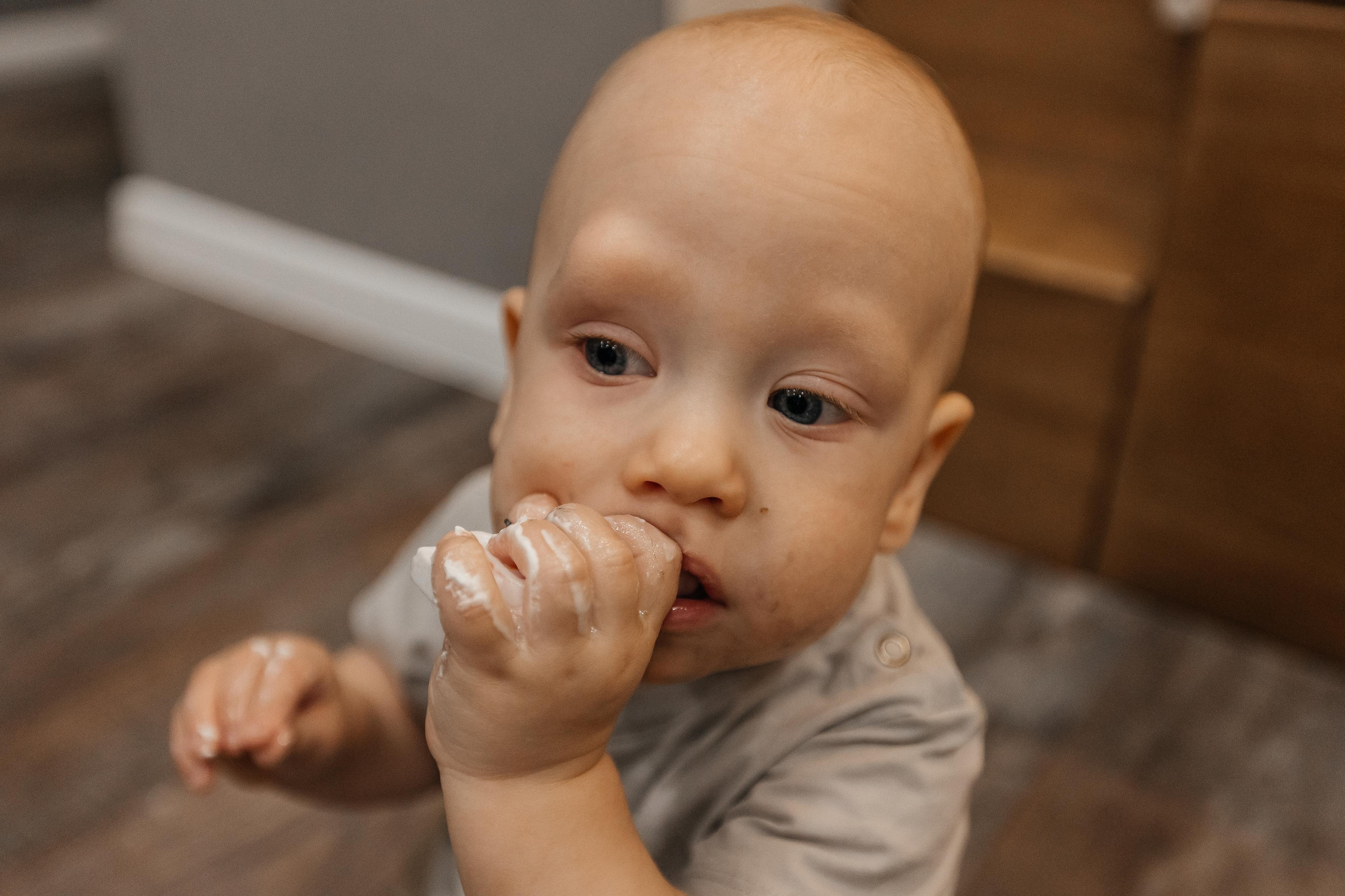 1 год дома. Фотограф Авилова Дарья ● Тюмень● Съемка больших семей ●Архив поколений