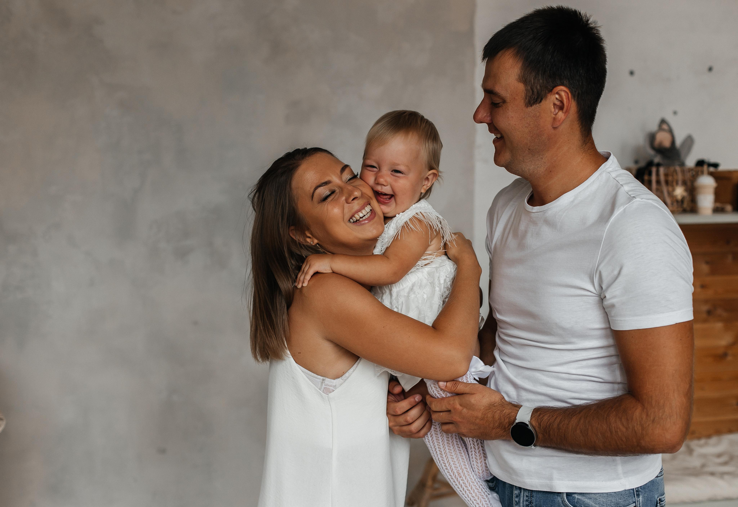 Семейная фотосессия (1 годик). Фотограф Авилова Дарья ● Тюмень● Съемка больших семей ●Архив поколений